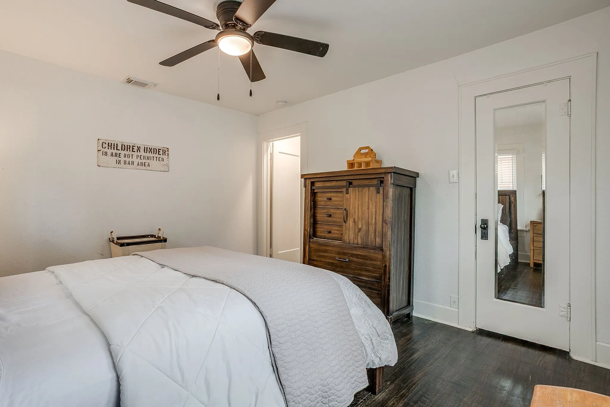 Single Family Residence For Sale in Tarrant County , 2310 Primrose Avenue, Fort Worth, Texas 76111, 3 Bedroom, 2 Bathroom, 2 Garage spaces, 1,428 Sqft, built in 1930, mls#21354726, Real Estate Agent in Fort Worth, Homes For Sale in Tarrant county, Homes For Sale in Fort Worth, Realtor in Fort Worth Texas, Real Estate Brokerage Independent Realty Texas, Luminita Cordes Realtor
