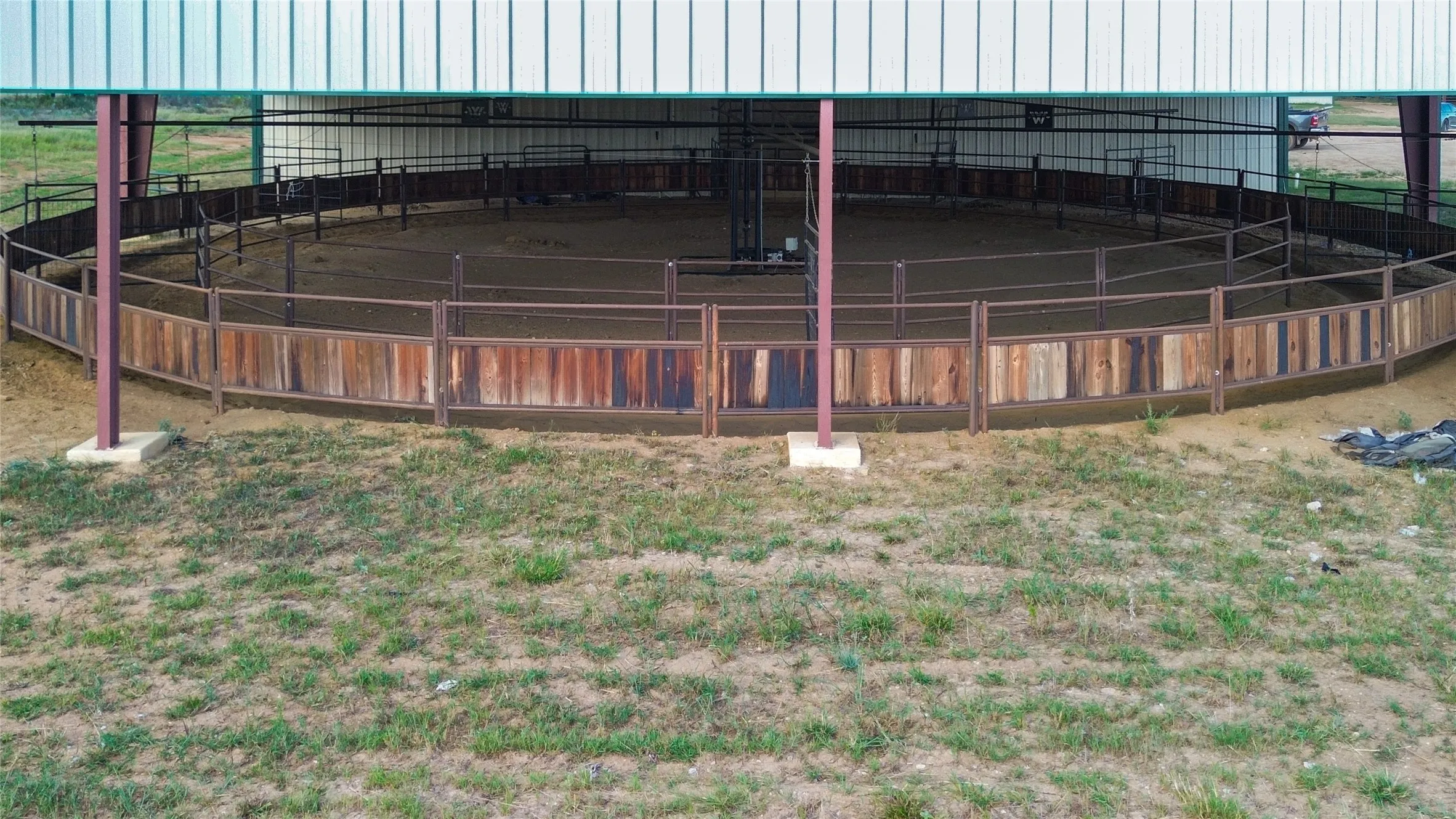 Farm For Sale in Erath County , 6670 Fm 2303, Stephenville, Texas 76401, 1 Bedroom, 1 Bathroom, Garage spaces, 700 Sqft, built in 2010, mls#21355318, Real Estate Agent in Stephenville, Homes For Sale in Erath county, Homes For Sale in Stephenville, Realtor in Stephenville Texas, Real Estate Brokerage Independent Realty Texas, Luminita Cordes Realtor