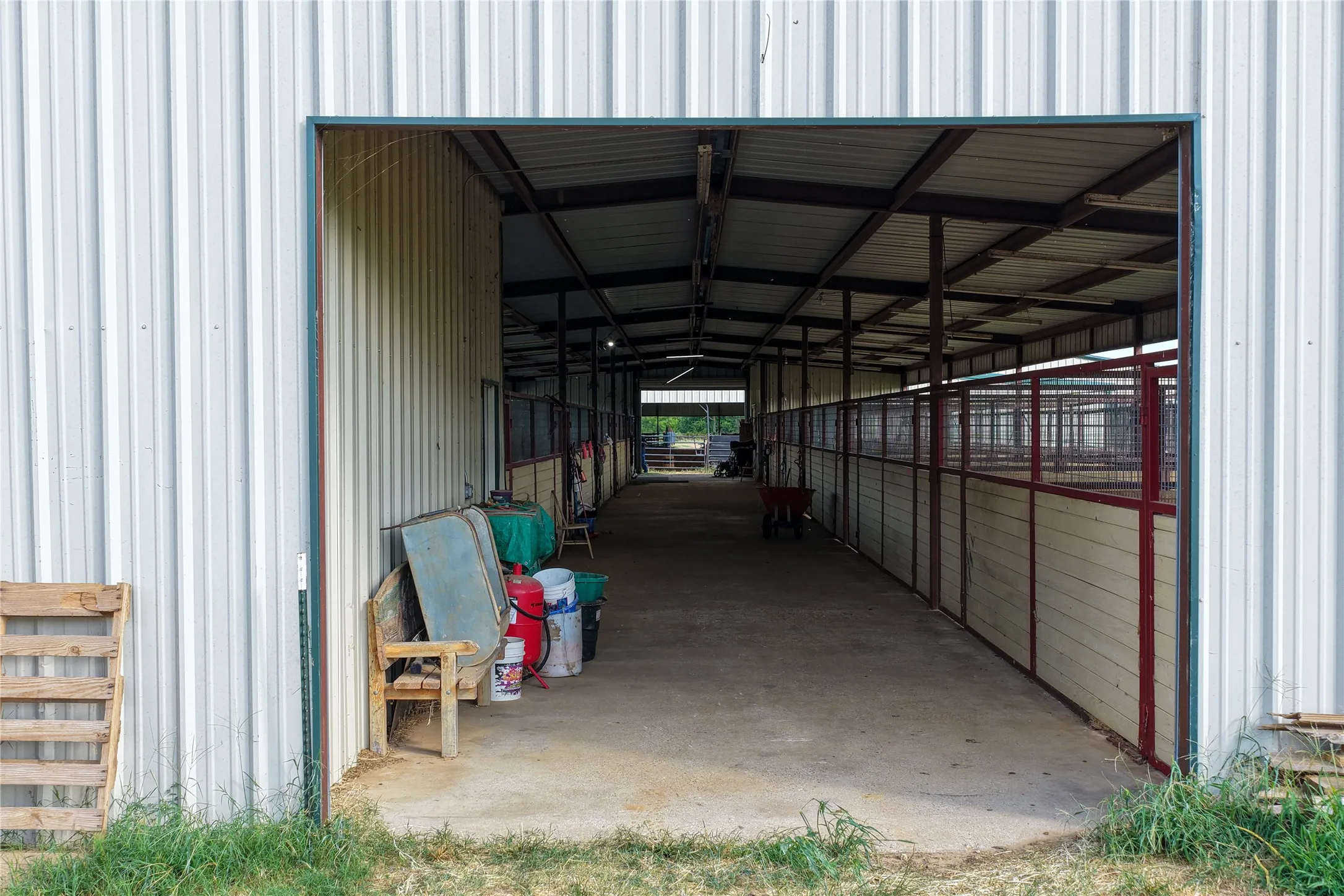 Farm For Sale in Erath County , 6670 Fm 2303, Stephenville, Texas 76401, 1 Bedroom, 1 Bathroom, Garage spaces, 700 Sqft, built in 2010, mls#21355318, Real Estate Agent in Stephenville, Homes For Sale in Erath county, Homes For Sale in Stephenville, Realtor in Stephenville Texas, Real Estate Brokerage Independent Realty Texas, Luminita Cordes Realtor