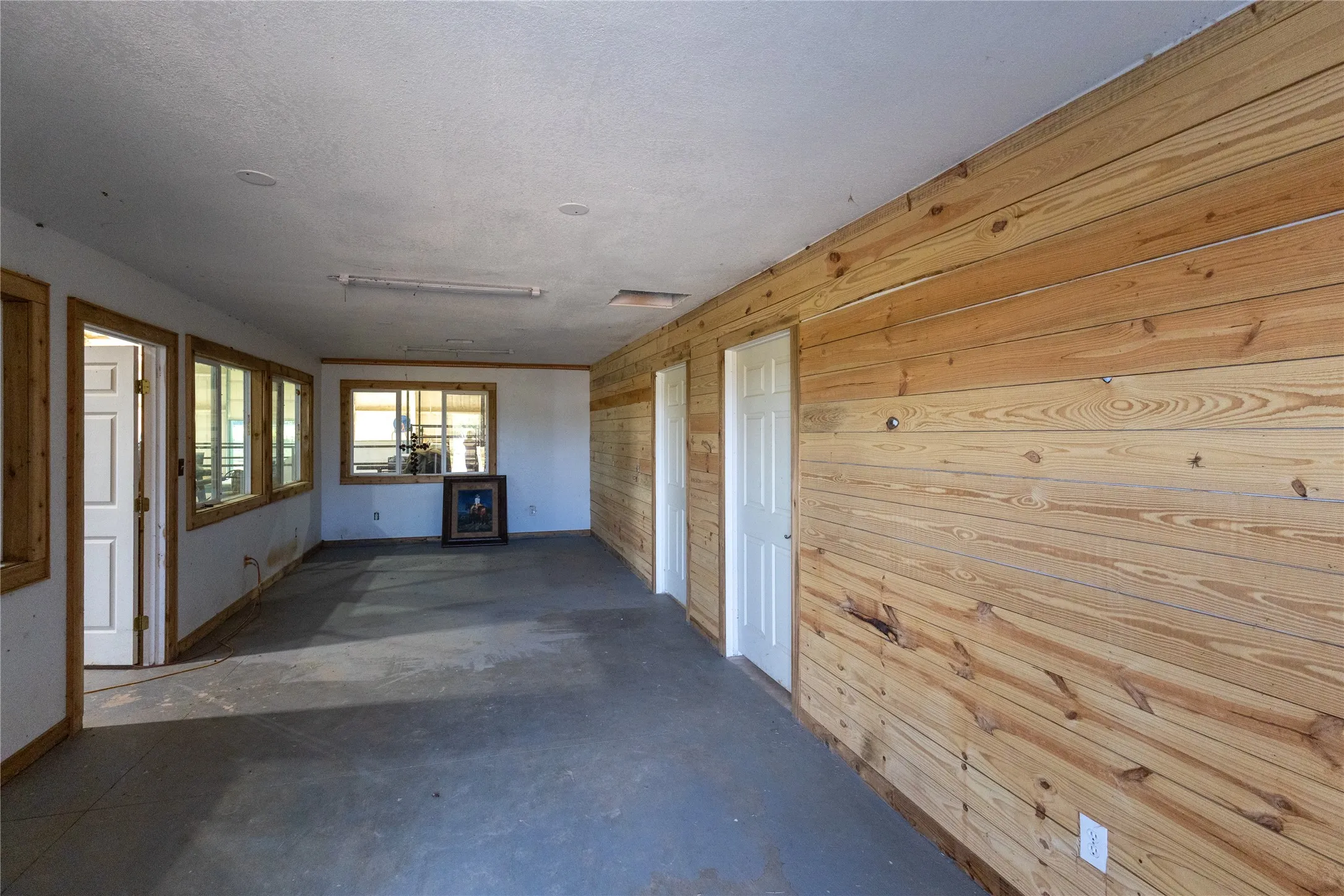 Farm For Sale in Erath County , 6670 Fm 2303, Stephenville, Texas 76401, 1 Bedroom, 1 Bathroom, Garage spaces, 700 Sqft, built in 2010, mls#21355318, Real Estate Agent in Stephenville, Homes For Sale in Erath county, Homes For Sale in Stephenville, Realtor in Stephenville Texas, Real Estate Brokerage Independent Realty Texas, Luminita Cordes Realtor