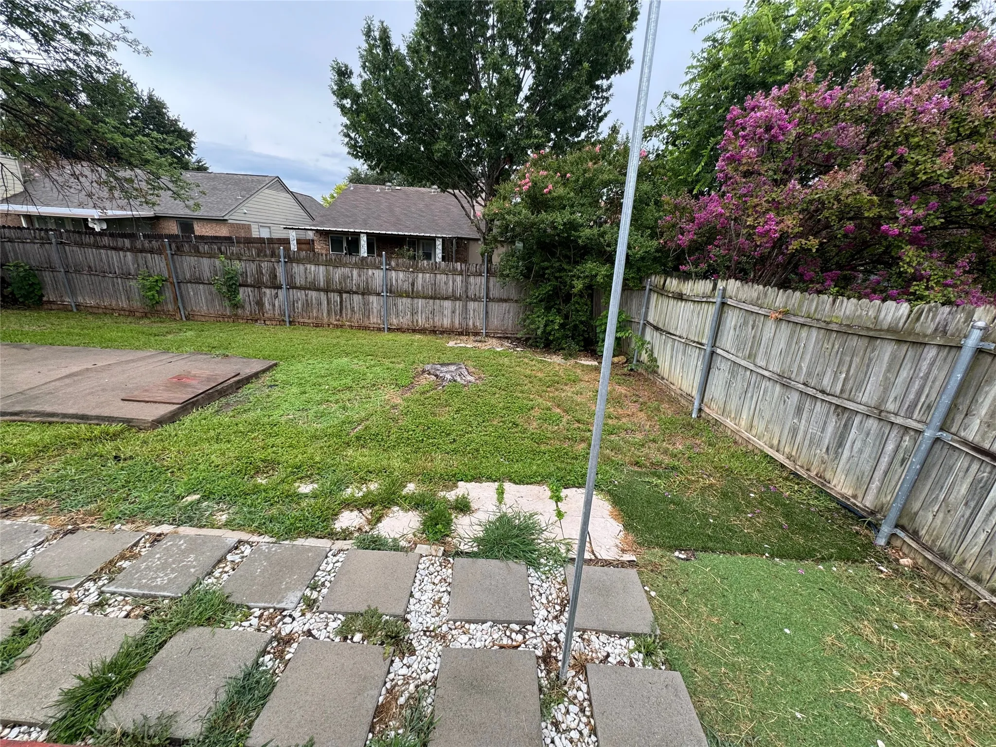 Single Family Residence For Rent in Tarrant County , 4024 Periwinkle Drive, Fort Worth, Texas 76137, 3 Bedroom, 2 Bathroom, 2 Garage spaces, 1,752 Sqft, built in 1992, mls#21355326, Real Estate Agent in Fort Worth, Homes For Rent in Tarrant county, Homes For Rent in Fort Worth, Realtor in Fort Worth Texas, Real Estate Brokerage Independent Realty Texas, Luminita Cordes Realtor