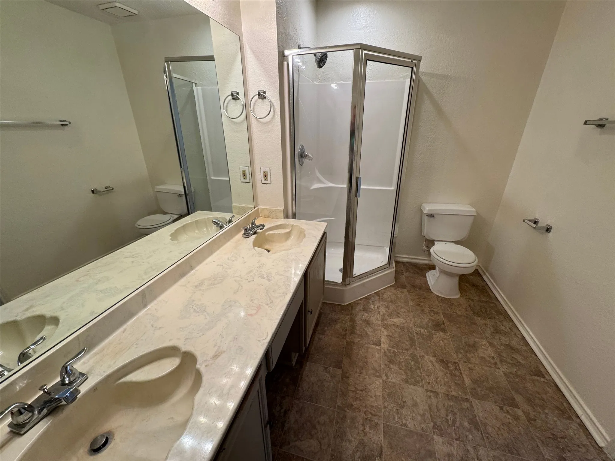 Single Family Residence For Rent in Tarrant County , 4024 Periwinkle Drive, Fort Worth, Texas 76137, 3 Bedroom, 2 Bathroom, 2 Garage spaces, 1,752 Sqft, built in 1992, mls#21355326, Real Estate Agent in Fort Worth, Homes For Rent in Tarrant county, Homes For Rent in Fort Worth, Realtor in Fort Worth Texas, Real Estate Brokerage Independent Realty Texas, Luminita Cordes Realtor