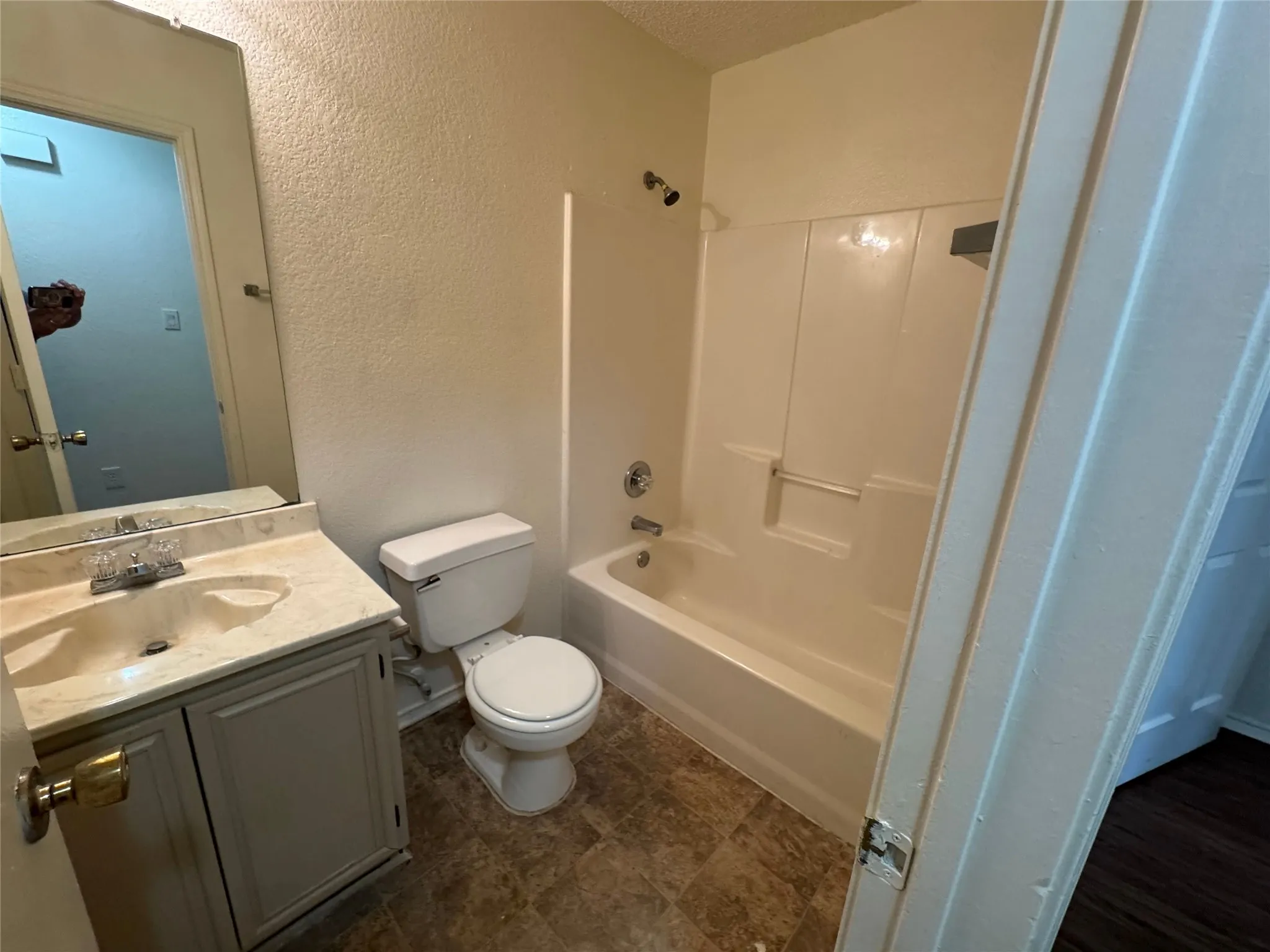 Single Family Residence For Rent in Tarrant County , 4024 Periwinkle Drive, Fort Worth, Texas 76137, 3 Bedroom, 2 Bathroom, 2 Garage spaces, 1,752 Sqft, built in 1992, mls#21355326, Real Estate Agent in Fort Worth, Homes For Rent in Tarrant county, Homes For Rent in Fort Worth, Realtor in Fort Worth Texas, Real Estate Brokerage Independent Realty Texas, Luminita Cordes Realtor