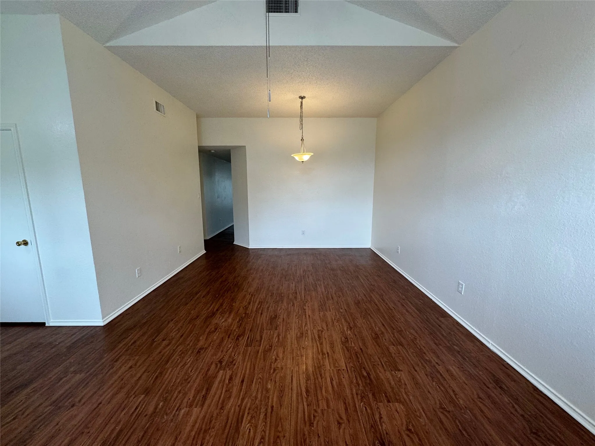Single Family Residence For Rent in Tarrant County , 4024 Periwinkle Drive, Fort Worth, Texas 76137, 3 Bedroom, 2 Bathroom, 2 Garage spaces, 1,752 Sqft, built in 1992, mls#21355326, Real Estate Agent in Fort Worth, Homes For Rent in Tarrant county, Homes For Rent in Fort Worth, Realtor in Fort Worth Texas, Real Estate Brokerage Independent Realty Texas, Luminita Cordes Realtor