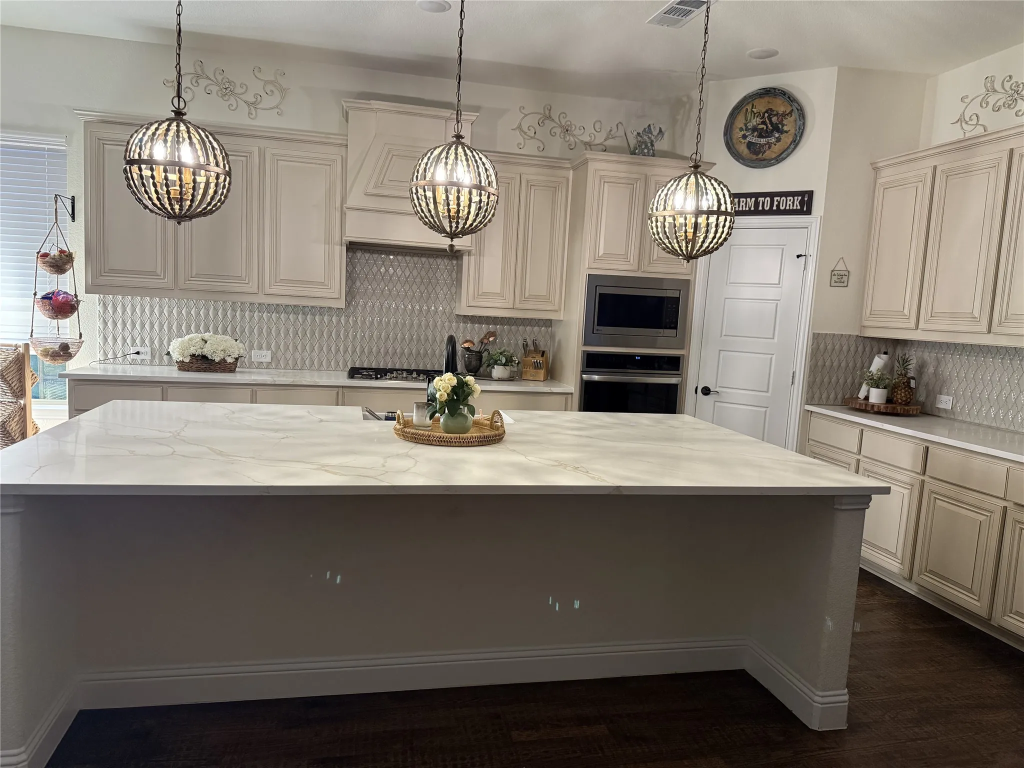 Single Family Residence For Sale in Grayson County , 1701 Flint Circle, Van Alstyne, Texas 75495, 4 Bedroom, 3 Bathroom, 3 Garage spaces, 3,160 Sqft, built in 2023, Price $1,500,000, mls#21355037, Real Estate Agent in Van Alstyne, Homes For Sale in Grayson county, Homes For Sale in Van Alstyne, Realtor in Van Alstyne Texas, Real Estate Brokerage Independent Realty Texas, Luminita Cordes Realtor
