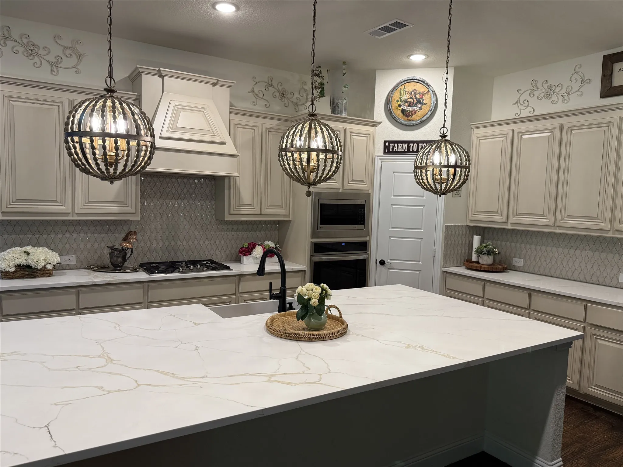 Single Family Residence For Sale in Grayson County , 1701 Flint Circle, Van Alstyne, Texas 75495, 4 Bedroom, 3 Bathroom, 3 Garage spaces, 3,160 Sqft, built in 2023, Price $1,500,000, mls#21355037, Real Estate Agent in Van Alstyne, Homes For Sale in Grayson county, Homes For Sale in Van Alstyne, Realtor in Van Alstyne Texas, Real Estate Brokerage Independent Realty Texas, Luminita Cordes Realtor