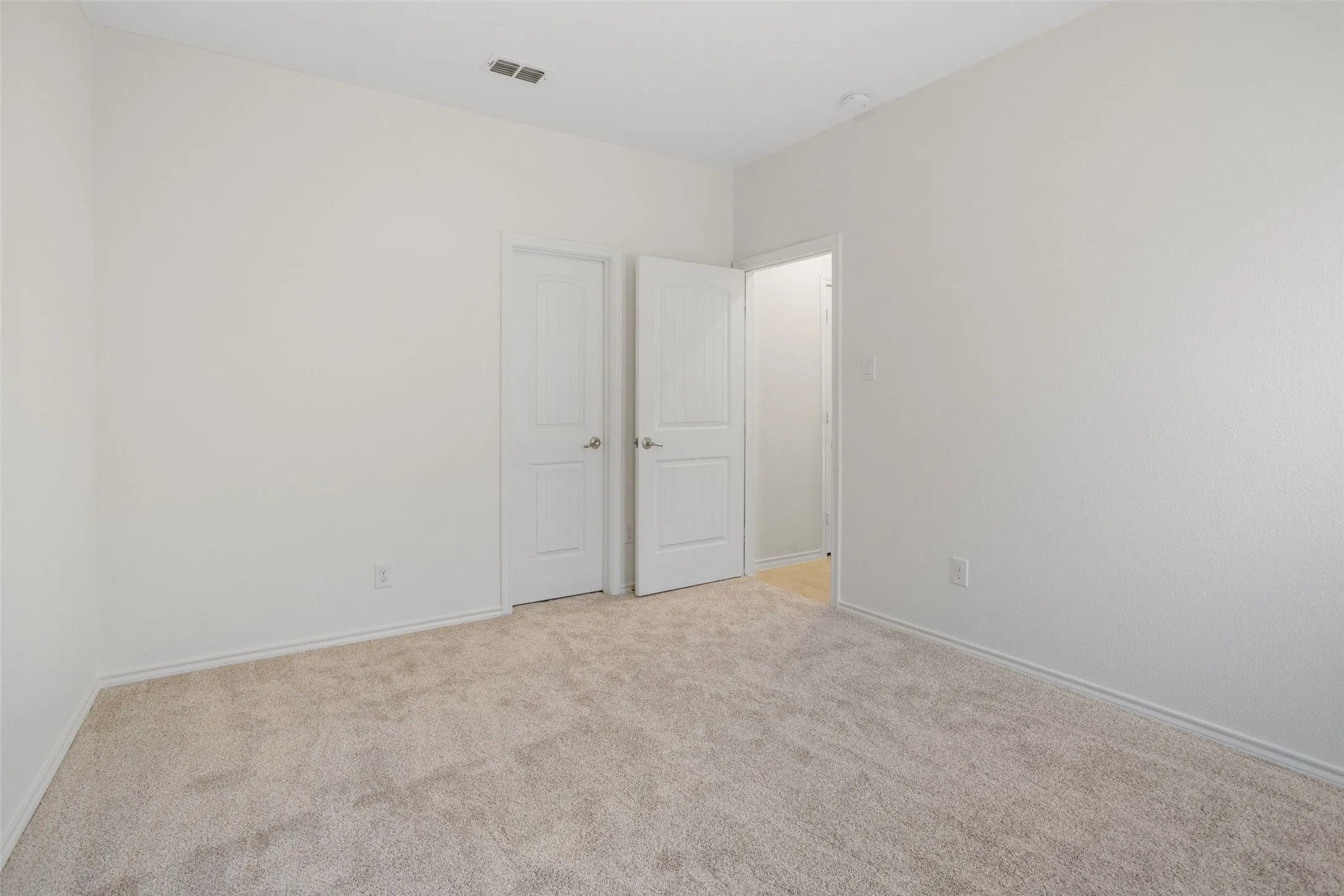 Single Family Residence For Sale in Tarrant County , 3929 Kennedy Ranch Road, Fort Worth, Texas 76262, 4 Bedroom, 2 Bathroom, 2 Garage spaces, 2,180 Sqft, built in 2016, mls#21355288, Real Estate Agent in Fort Worth, Homes For Sale in Tarrant county, Homes For Sale in Fort Worth, Realtor in Fort Worth Texas, Real Estate Brokerage Independent Realty Texas, Luminita Cordes Realtor