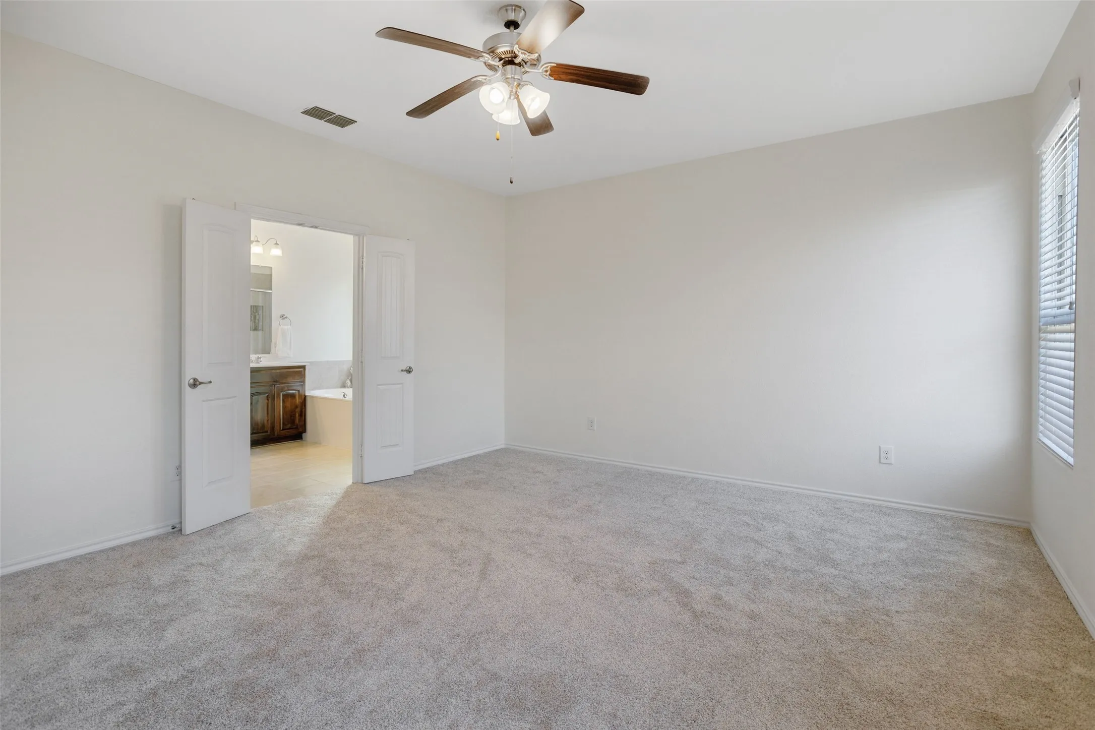 Single Family Residence For Sale in Tarrant County , 3929 Kennedy Ranch Road, Fort Worth, Texas 76262, 4 Bedroom, 2 Bathroom, 2 Garage spaces, 2,180 Sqft, built in 2016, mls#21355288, Real Estate Agent in Fort Worth, Homes For Sale in Tarrant county, Homes For Sale in Fort Worth, Realtor in Fort Worth Texas, Real Estate Brokerage Independent Realty Texas, Luminita Cordes Realtor