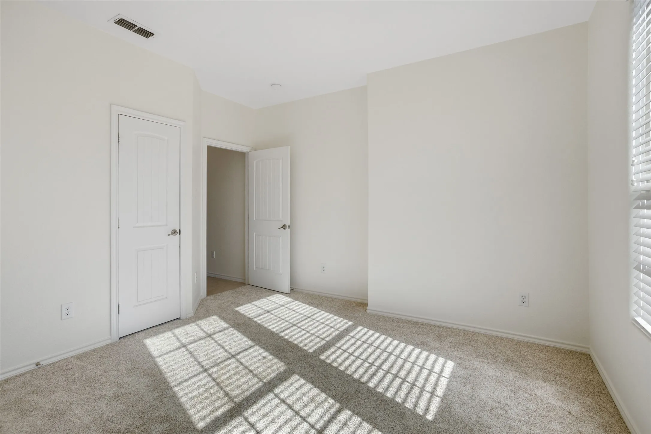Single Family Residence For Sale in Tarrant County , 3929 Kennedy Ranch Road, Fort Worth, Texas 76262, 4 Bedroom, 2 Bathroom, 2 Garage spaces, 2,180 Sqft, built in 2016, mls#21355288, Real Estate Agent in Fort Worth, Homes For Sale in Tarrant county, Homes For Sale in Fort Worth, Realtor in Fort Worth Texas, Real Estate Brokerage Independent Realty Texas, Luminita Cordes Realtor