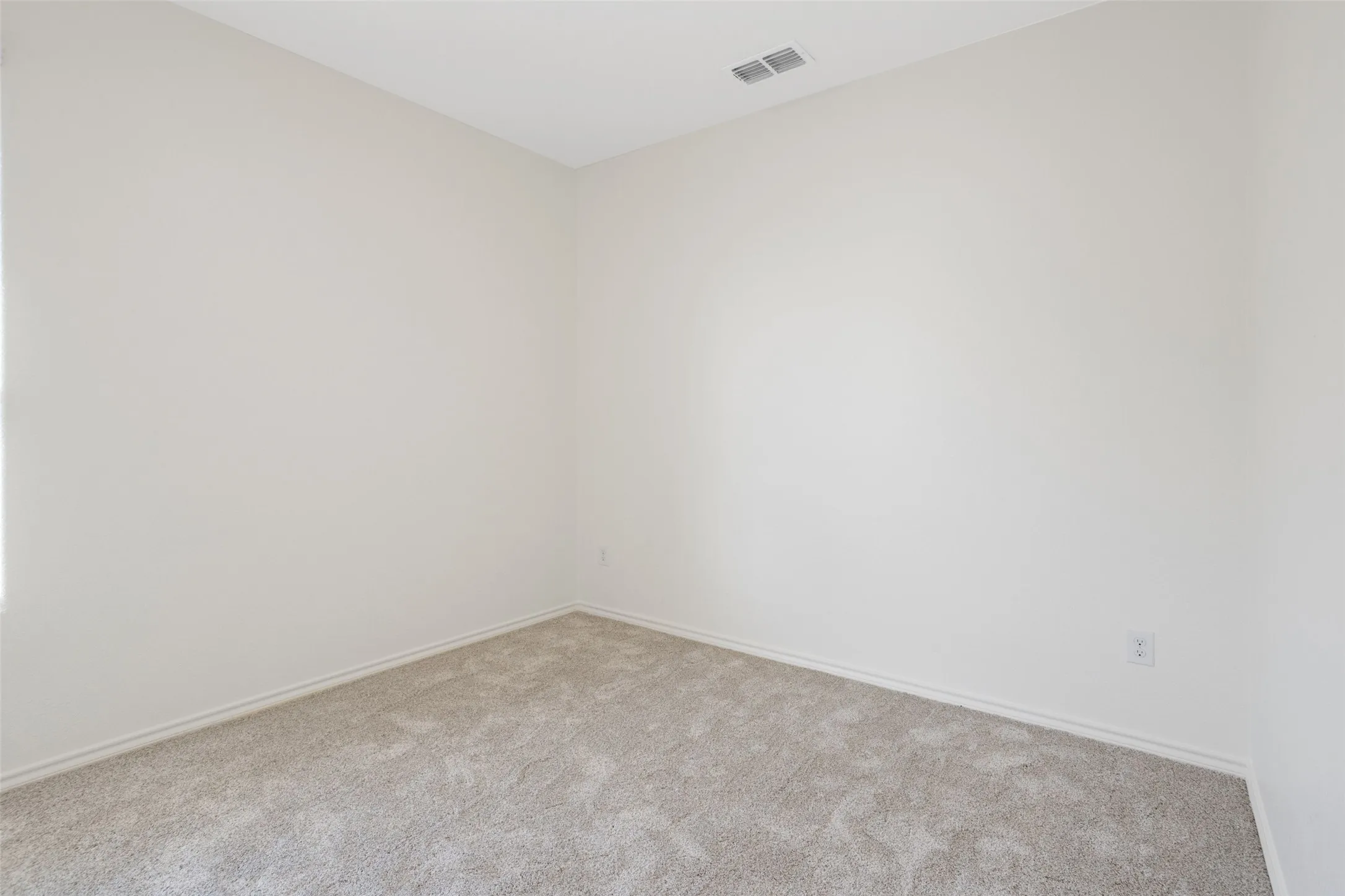 Single Family Residence For Sale in Tarrant County , 3929 Kennedy Ranch Road, Fort Worth, Texas 76262, 4 Bedroom, 2 Bathroom, 2 Garage spaces, 2,180 Sqft, built in 2016, mls#21355288, Real Estate Agent in Fort Worth, Homes For Sale in Tarrant county, Homes For Sale in Fort Worth, Realtor in Fort Worth Texas, Real Estate Brokerage Independent Realty Texas, Luminita Cordes Realtor