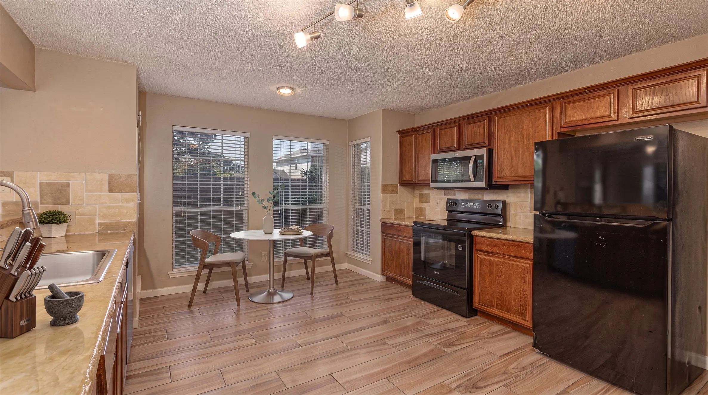 Single Family Residence For Sale in Dallas County , 7513 Beverly Drive, Rowlett, Texas 75089, 3 Bedroom, 2 Bathroom, 2 Garage spaces, 1,813 Sqft, built in 1997, mls#21345307, Real Estate Agent in Rowlett, Homes For Sale in Dallas county, Homes For Sale in Rowlett, Realtor in Rowlett Texas, Real Estate Brokerage Independent Realty Texas, Luminita Cordes Realtor