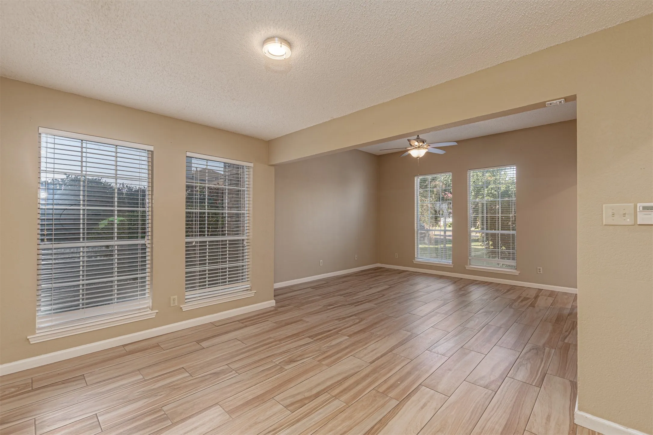 Single Family Residence For Sale in Dallas County , 7513 Beverly Drive, Rowlett, Texas 75089, 3 Bedroom, 2 Bathroom, 2 Garage spaces, 1,813 Sqft, built in 1997, mls#21345307, Real Estate Agent in Rowlett, Homes For Sale in Dallas county, Homes For Sale in Rowlett, Realtor in Rowlett Texas, Real Estate Brokerage Independent Realty Texas, Luminita Cordes Realtor