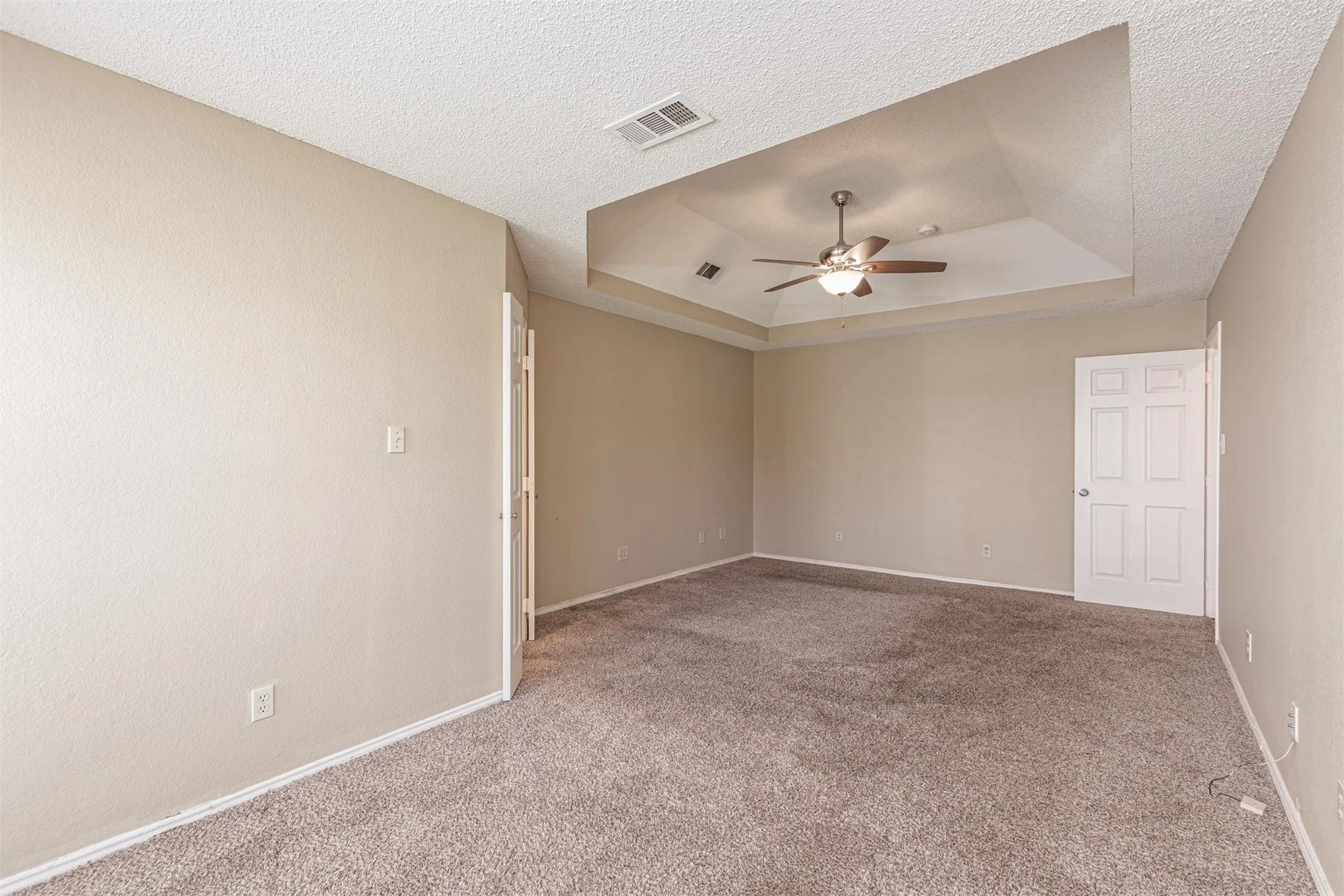 Single Family Residence For Sale in Dallas County , 7513 Beverly Drive, Rowlett, Texas 75089, 3 Bedroom, 2 Bathroom, 2 Garage spaces, 1,813 Sqft, built in 1997, mls#21345307, Real Estate Agent in Rowlett, Homes For Sale in Dallas county, Homes For Sale in Rowlett, Realtor in Rowlett Texas, Real Estate Brokerage Independent Realty Texas, Luminita Cordes Realtor