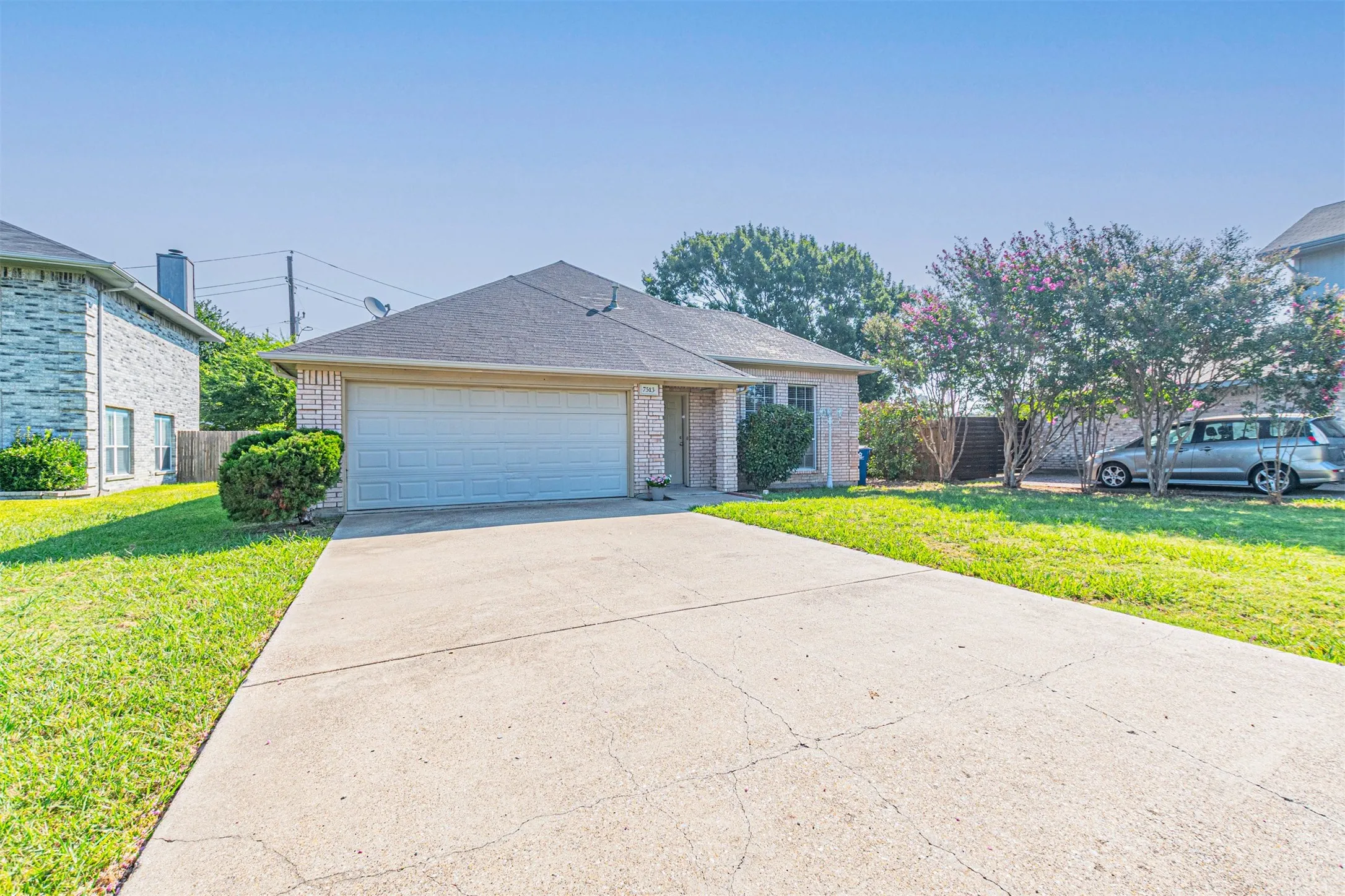 Single Family Residence For Sale in Dallas County , 7513 Beverly Drive, Rowlett, Texas 75089, 3 Bedroom, 2 Bathroom, 2 Garage spaces, 1,813 Sqft, built in 1997, mls#21345307, Real Estate Agent in Rowlett, Homes For Sale in Dallas county, Homes For Sale in Rowlett, Realtor in Rowlett Texas, Real Estate Brokerage Independent Realty Texas, Luminita Cordes Realtor