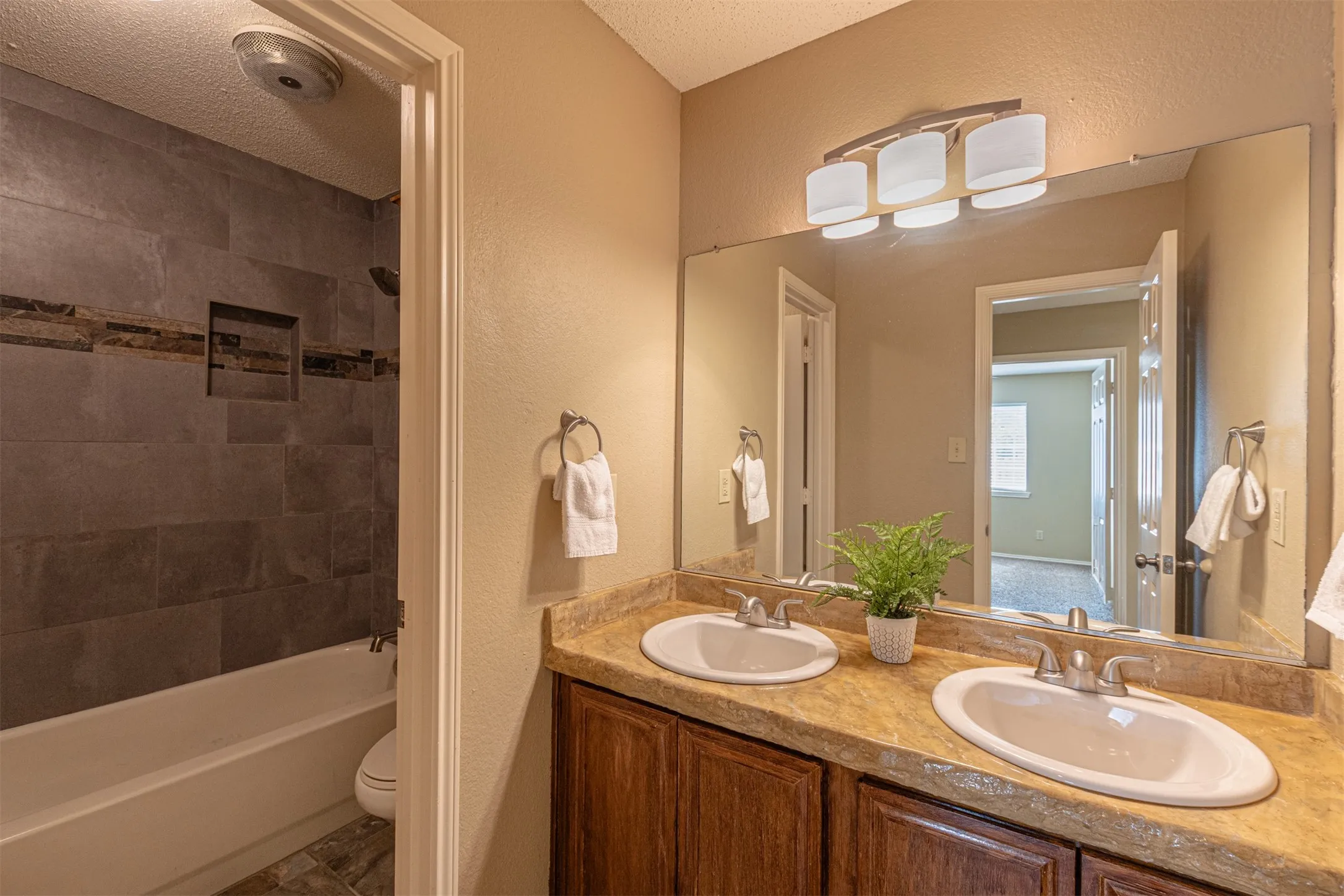 Secondary Full bath.
