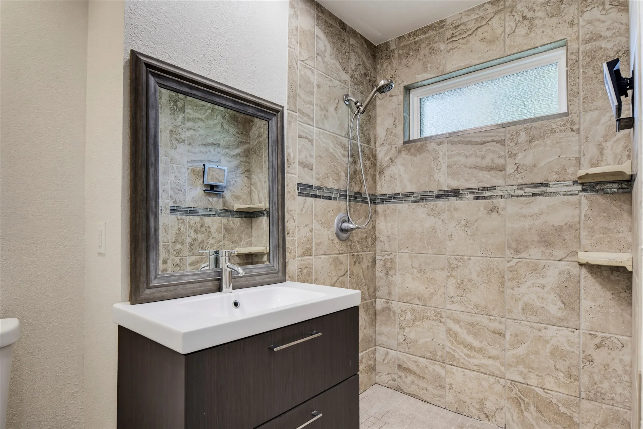 Single Family Residence For Sale in Tarrant County , 4205 Keeter Drive, North Richland Hills, Texas 76180, 3 Bedroom, 2 Bathroom, 2 Garage spaces, 1,588 Sqft, built in 1958, mls#21353916, Real Estate Agent in North Richland Hills, Homes For Sale in Tarrant county, Homes For Sale in North Richland Hills, Realtor in North Richland Hills Texas, Real Estate Brokerage Independent Realty Texas, Luminita Cordes Realtor