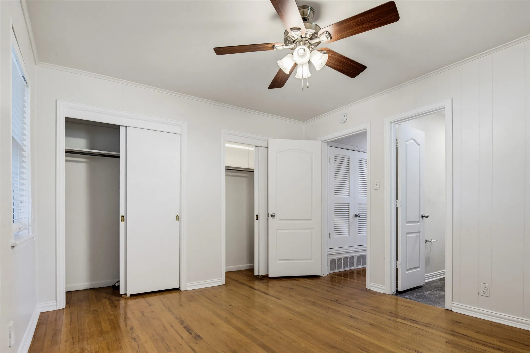 Single Family Residence For Sale in Tarrant County , 4205 Keeter Drive, North Richland Hills, Texas 76180, 3 Bedroom, 2 Bathroom, 2 Garage spaces, 1,588 Sqft, built in 1958, mls#21353916, Real Estate Agent in North Richland Hills, Homes For Sale in Tarrant county, Homes For Sale in North Richland Hills, Realtor in North Richland Hills Texas, Real Estate Brokerage Independent Realty Texas, Luminita Cordes Realtor