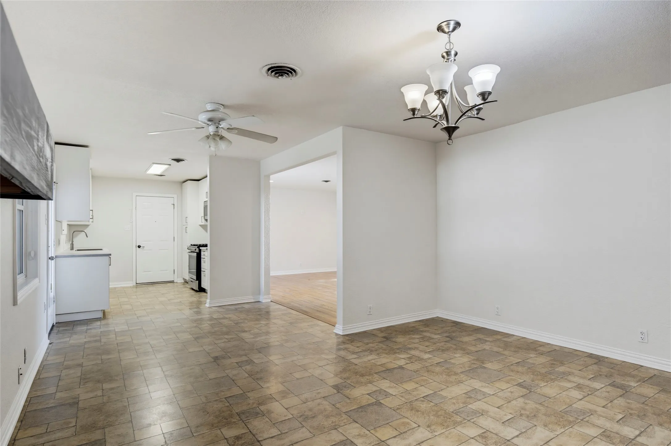 Single Family Residence For Sale in Tarrant County , 4205 Keeter Drive, North Richland Hills, Texas 76180, 3 Bedroom, 2 Bathroom, 2 Garage spaces, 1,588 Sqft, built in 1958, mls#21353916, Real Estate Agent in North Richland Hills, Homes For Sale in Tarrant county, Homes For Sale in North Richland Hills, Realtor in North Richland Hills Texas, Real Estate Brokerage Independent Realty Texas, Luminita Cordes Realtor