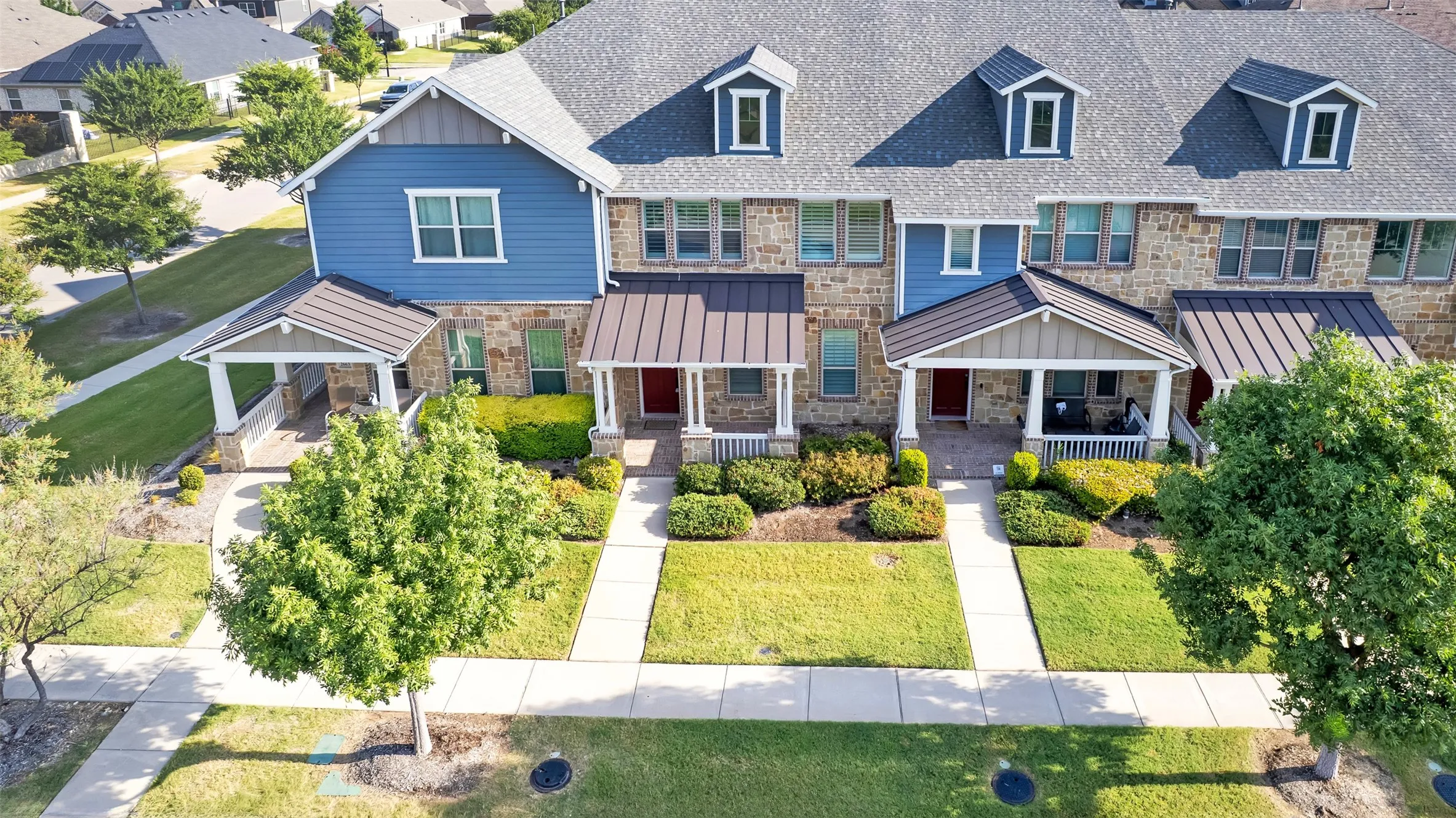 Townhouse For Sale in Dallas County , 2657 High Cotton Lane, Garland, Texas 75042, 2 Bedroom, 3 Bathroom, 2 Garage spaces, 1,514 Sqft, built in 2019, mls#21348110, Real Estate Agent in Garland, Homes For Sale in Dallas county, Homes For Sale in Garland, Realtor in Garland Texas, Real Estate Brokerage Independent Realty Texas, Luminita Cordes Realtor