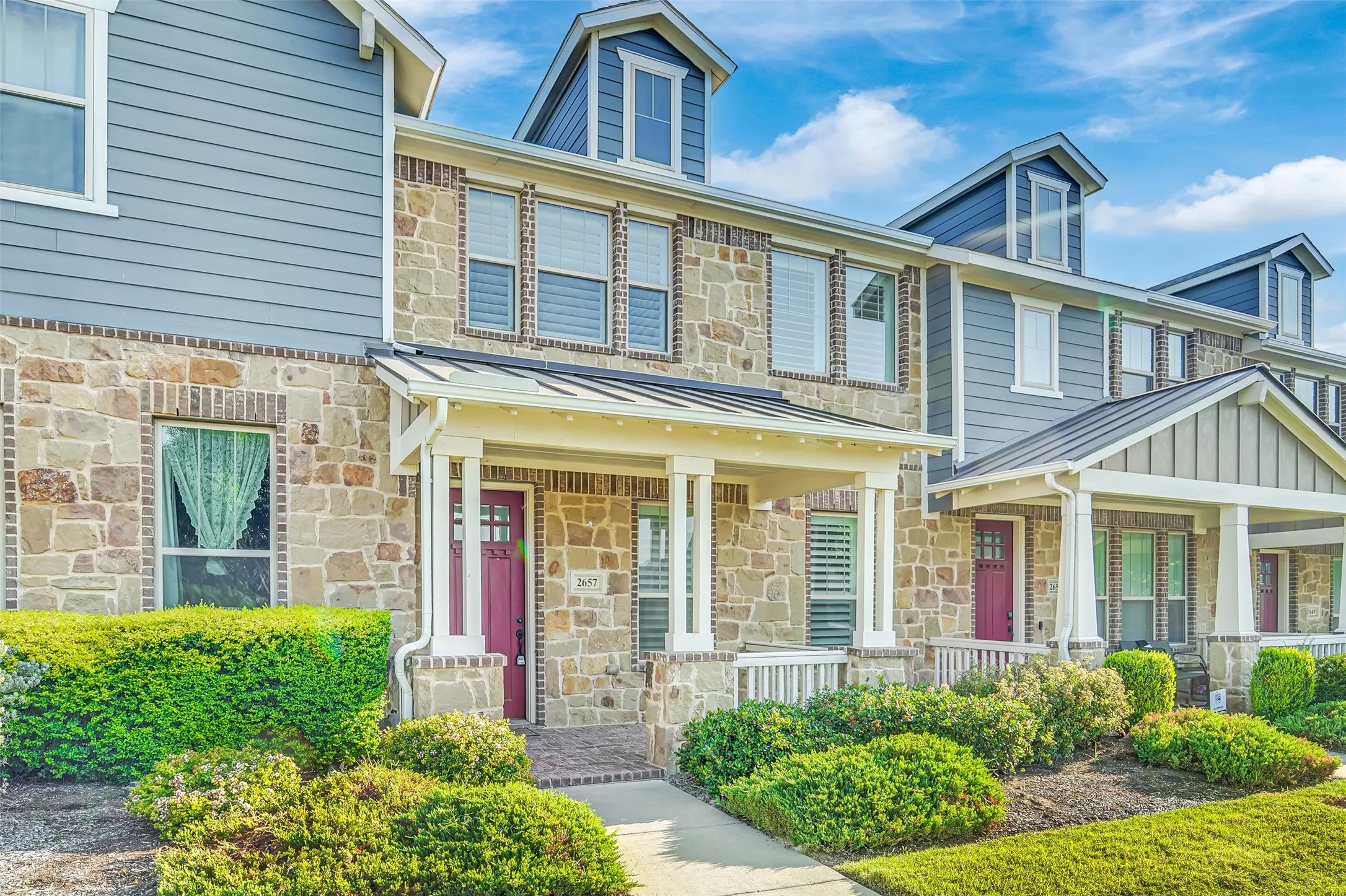 Townhouse For Sale in Dallas County , 2657 High Cotton Lane, Garland, Texas 75042, 2 Bedroom, 3 Bathroom, 2 Garage spaces, 1,514 Sqft, built in 2019, mls#21348110, Real Estate Agent in Garland, Homes For Sale in Dallas county, Homes For Sale in Garland, Realtor in Garland Texas, Real Estate Brokerage Independent Realty Texas, Luminita Cordes Realtor
