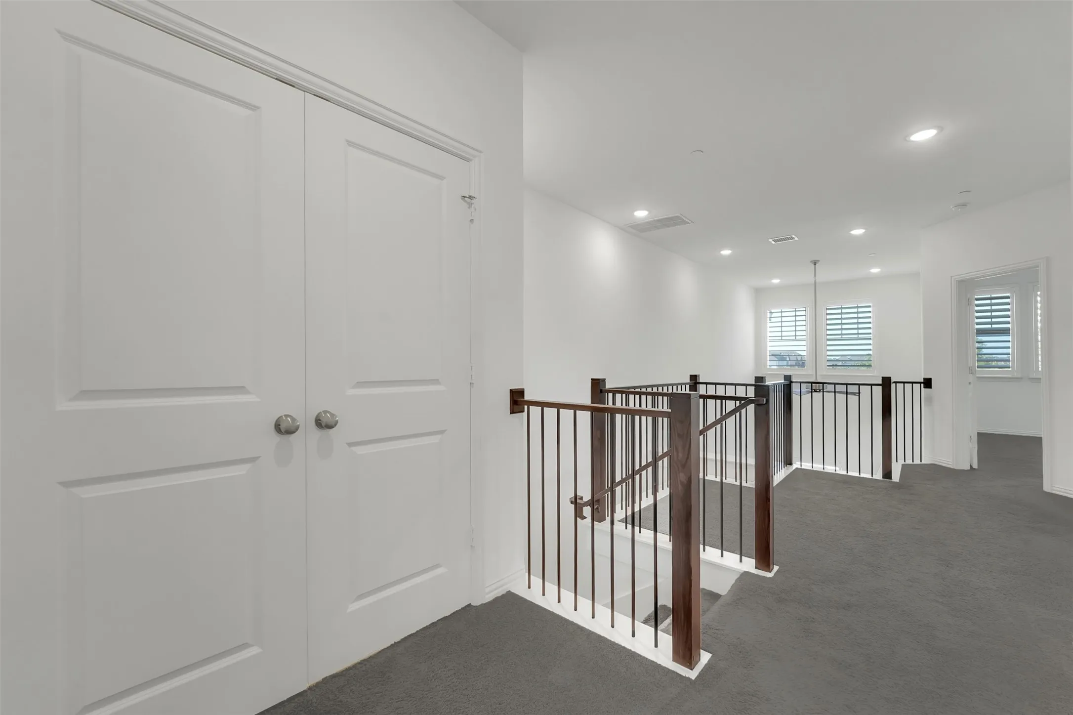Townhouse For Sale in Dallas County , 2657 High Cotton Lane, Garland, Texas 75042, 2 Bedroom, 3 Bathroom, 2 Garage spaces, 1,514 Sqft, built in 2019, mls#21348110, Real Estate Agent in Garland, Homes For Sale in Dallas county, Homes For Sale in Garland, Realtor in Garland Texas, Real Estate Brokerage Independent Realty Texas, Luminita Cordes Realtor