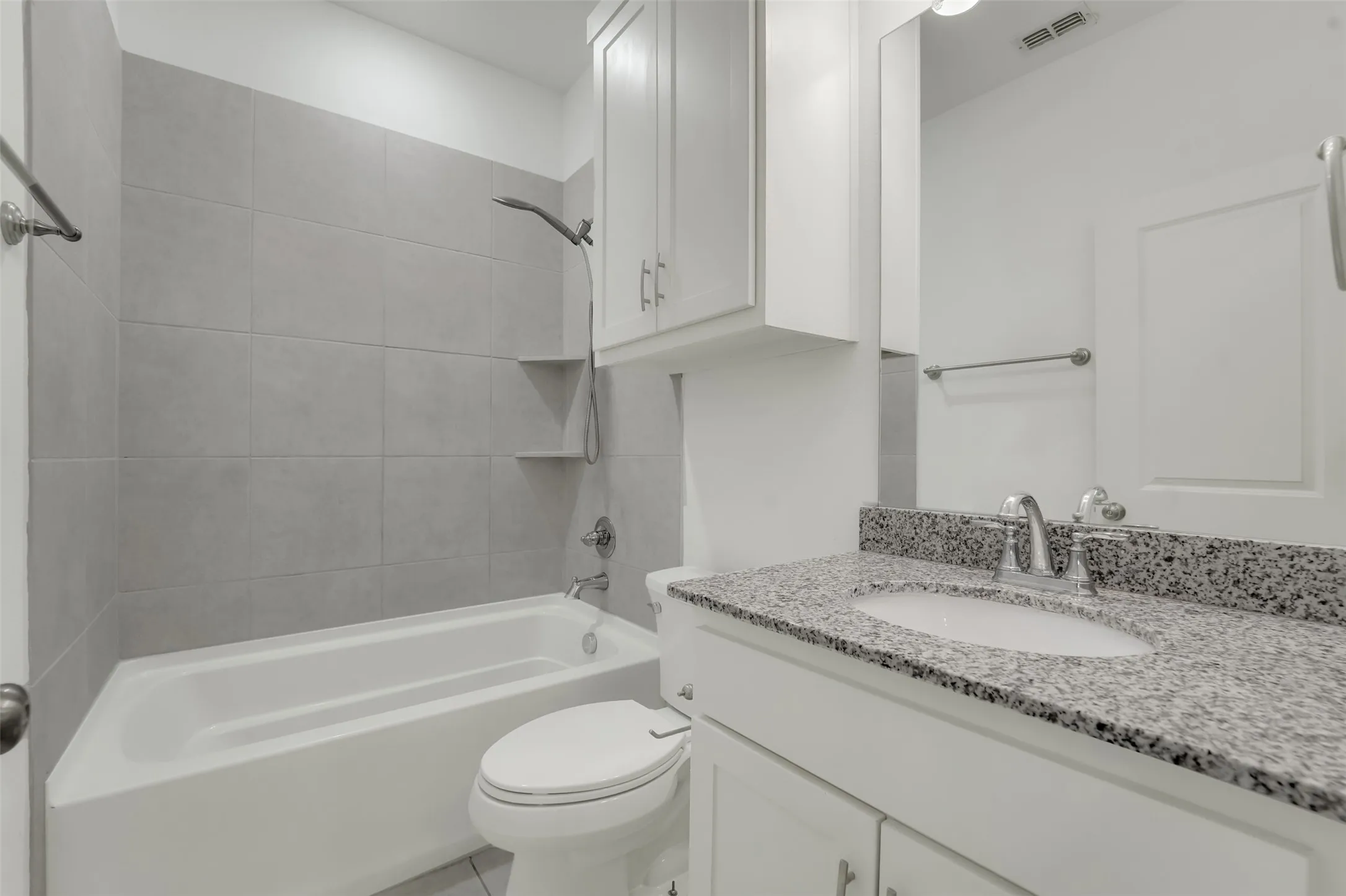 Townhouse For Sale in Dallas County , 2657 High Cotton Lane, Garland, Texas 75042, 2 Bedroom, 3 Bathroom, 2 Garage spaces, 1,514 Sqft, built in 2019, mls#21348110, Real Estate Agent in Garland, Homes For Sale in Dallas county, Homes For Sale in Garland, Realtor in Garland Texas, Real Estate Brokerage Independent Realty Texas, Luminita Cordes Realtor