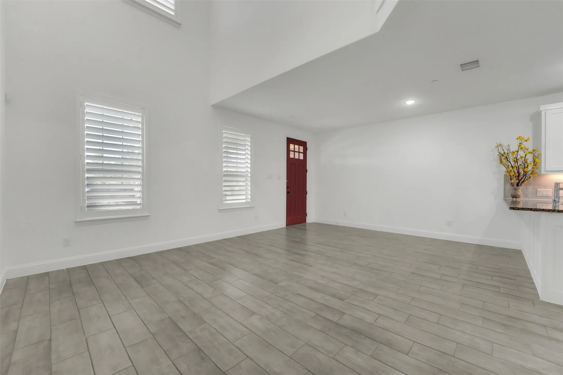 Townhouse For Sale in Dallas County , 2657 High Cotton Lane, Garland, Texas 75042, 2 Bedroom, 3 Bathroom, 2 Garage spaces, 1,514 Sqft, built in 2019, mls#21348110, Real Estate Agent in Garland, Homes For Sale in Dallas county, Homes For Sale in Garland, Realtor in Garland Texas, Real Estate Brokerage Independent Realty Texas, Luminita Cordes Realtor