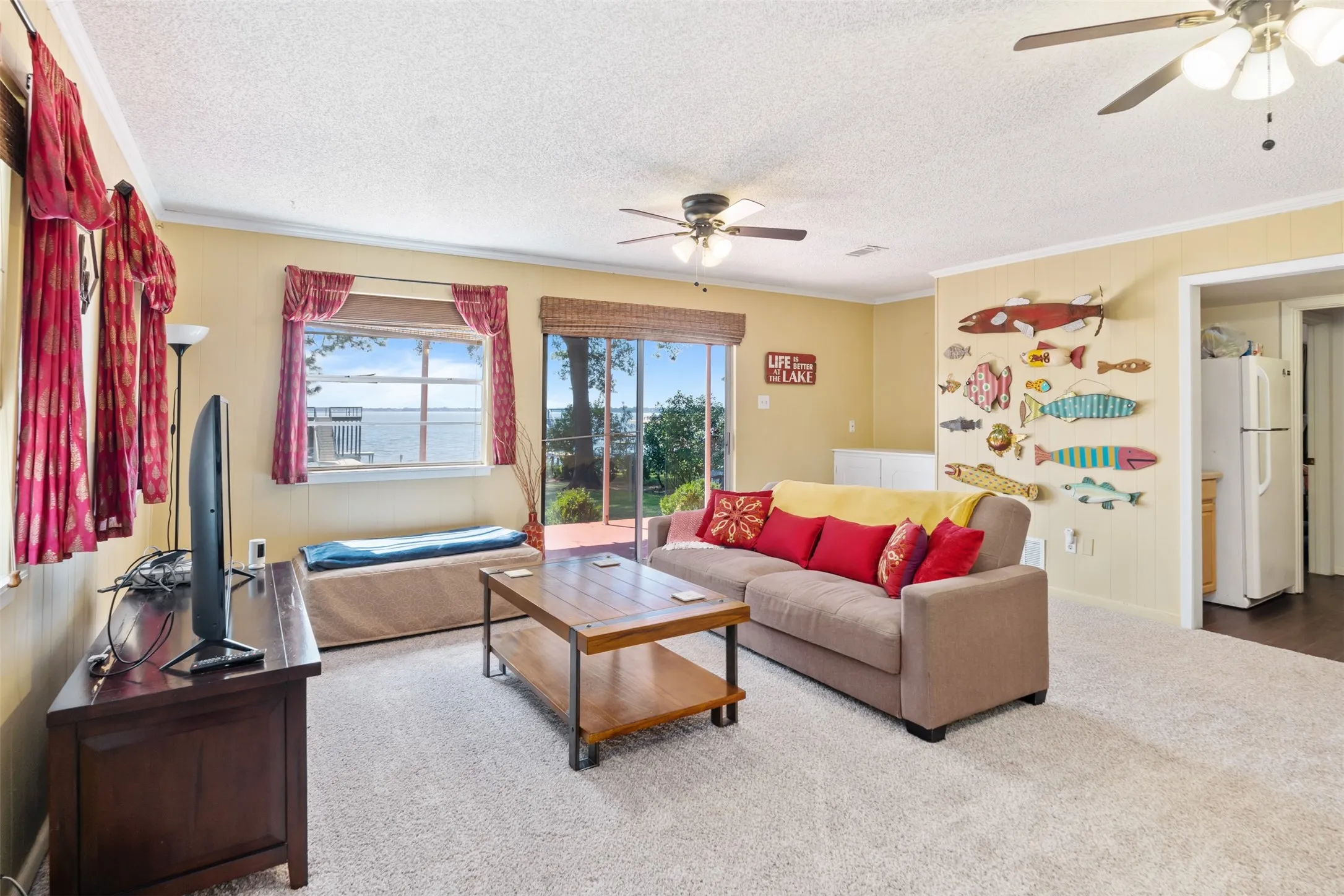 Single Family Residence For Sale in Henderson County , 107 Briarwood Drive, Mabank, Texas 75156, 3 Bedroom, 2 Bathroom, Garage spaces, 1,728 Sqft, built in 1975, mls#21355268, Real Estate Agent in Mabank, Homes For Sale in Henderson county, Homes For Sale in Mabank, Realtor in Mabank Texas, Real Estate Brokerage Independent Realty Texas, Luminita Cordes Realtor