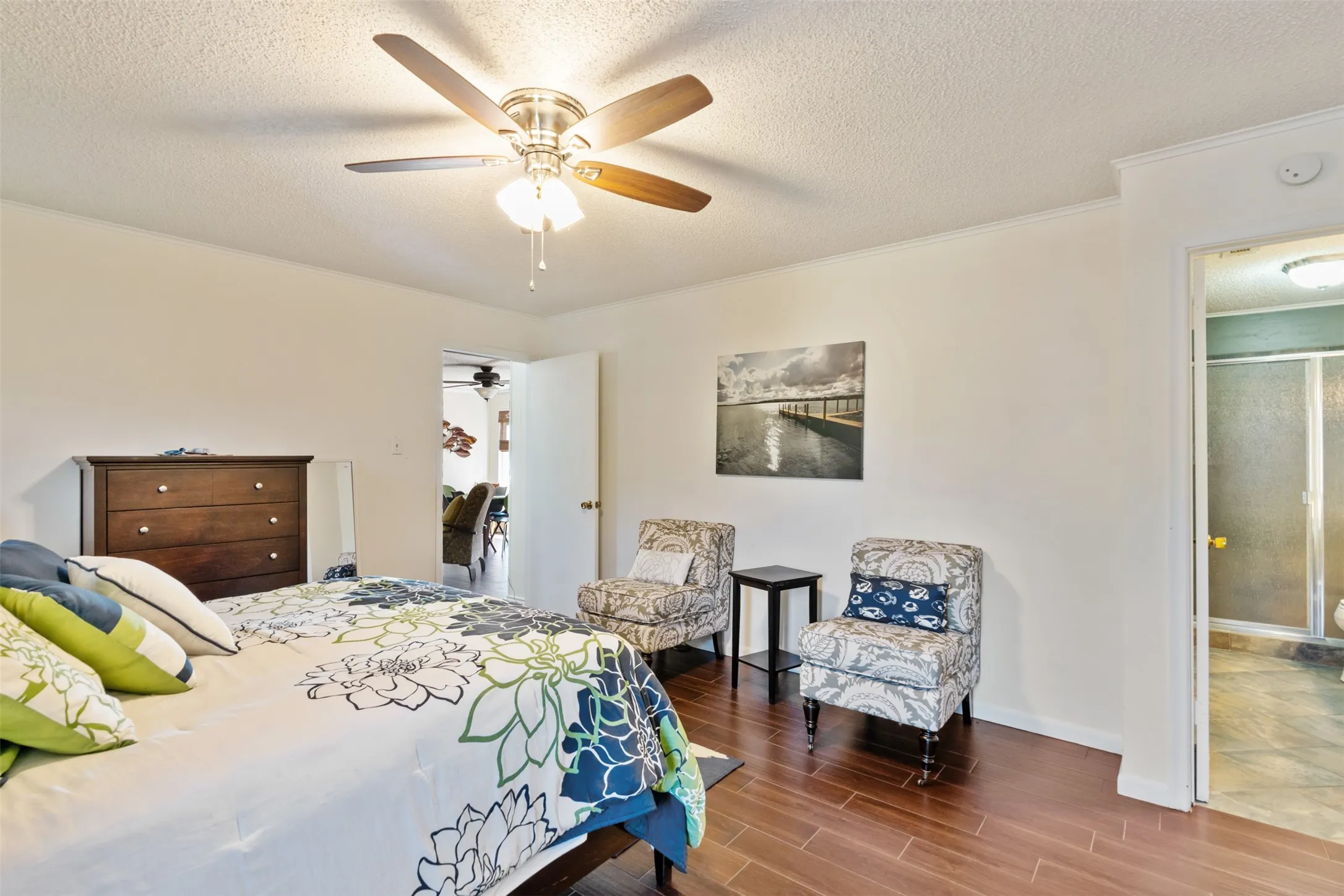 Single Family Residence For Sale in Henderson County , 107 Briarwood Drive, Mabank, Texas 75156, 3 Bedroom, 2 Bathroom, Garage spaces, 1,728 Sqft, built in 1975, mls#21355268, Real Estate Agent in Mabank, Homes For Sale in Henderson county, Homes For Sale in Mabank, Realtor in Mabank Texas, Real Estate Brokerage Independent Realty Texas, Luminita Cordes Realtor