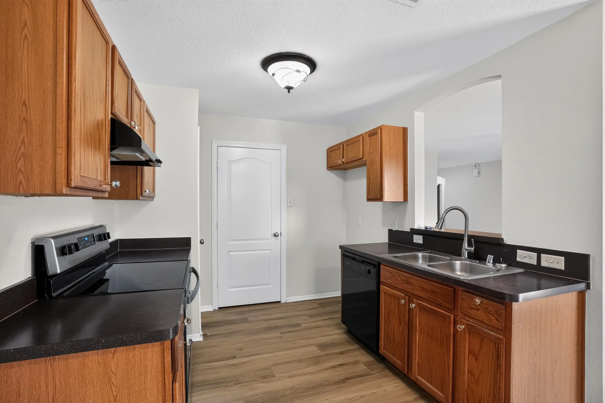 Single Family Residence For Sale in Tarrant County , 419 Murphy Road, Burleson, Texas 76028, 3 Bedroom, 2 Bathroom, 2 Garage spaces, 1,334 Sqft, built in 2004, mls#21353132, Real Estate Agent in Burleson, Homes For Sale in Tarrant county, Homes For Sale in Burleson, Realtor in Burleson Texas, Real Estate Brokerage Independent Realty Texas, Luminita Cordes Realtor