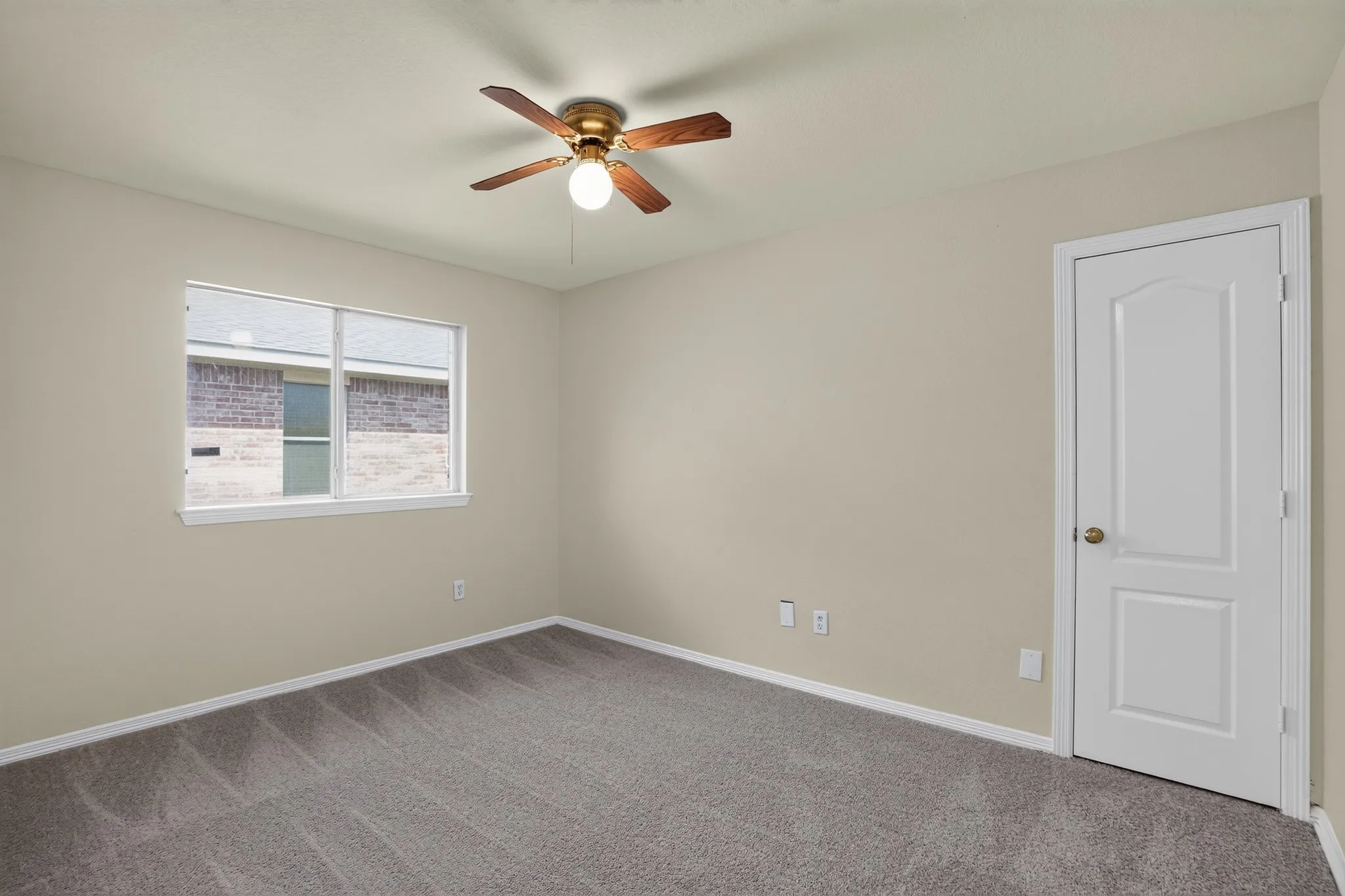 Single Family Residence For Sale in Tarrant County , 419 Murphy Road, Burleson, Texas 76028, 3 Bedroom, 2 Bathroom, 2 Garage spaces, 1,334 Sqft, built in 2004, mls#21353132, Real Estate Agent in Burleson, Homes For Sale in Tarrant county, Homes For Sale in Burleson, Realtor in Burleson Texas, Real Estate Brokerage Independent Realty Texas, Luminita Cordes Realtor