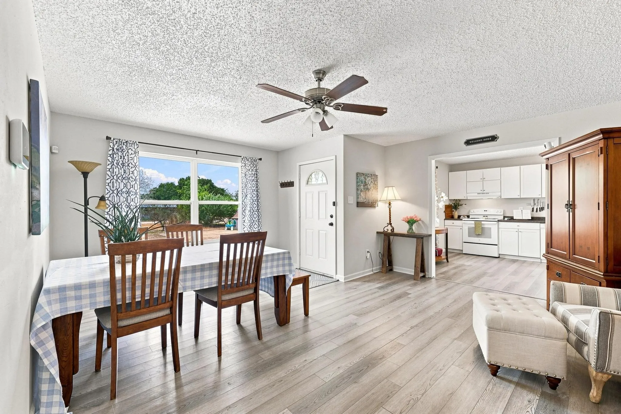Single Family Residence For Sale in Grayson County , 304 Primrose Lane, Sherman, Texas 75092, 3 Bedroom, 2 Bathroom, Garage spaces, 1,673 Sqft, built in 1982, mls#21349524, Real Estate Agent in Sherman, Homes For Sale in Grayson county, Homes For Sale in Sherman, Realtor in Sherman Texas, Real Estate Brokerage Independent Realty Texas, Luminita Cordes Realtor