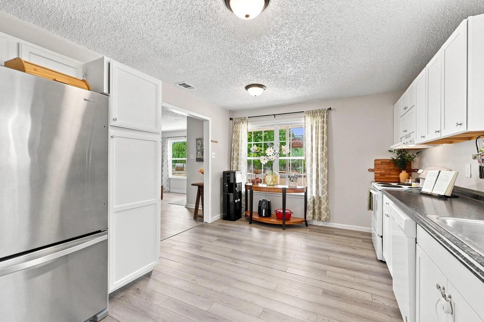 Single Family Residence For Sale in Grayson County , 304 Primrose Lane, Sherman, Texas 75092, 3 Bedroom, 2 Bathroom, Garage spaces, 1,673 Sqft, built in 1982, mls#21349524, Real Estate Agent in Sherman, Homes For Sale in Grayson county, Homes For Sale in Sherman, Realtor in Sherman Texas, Real Estate Brokerage Independent Realty Texas, Luminita Cordes Realtor