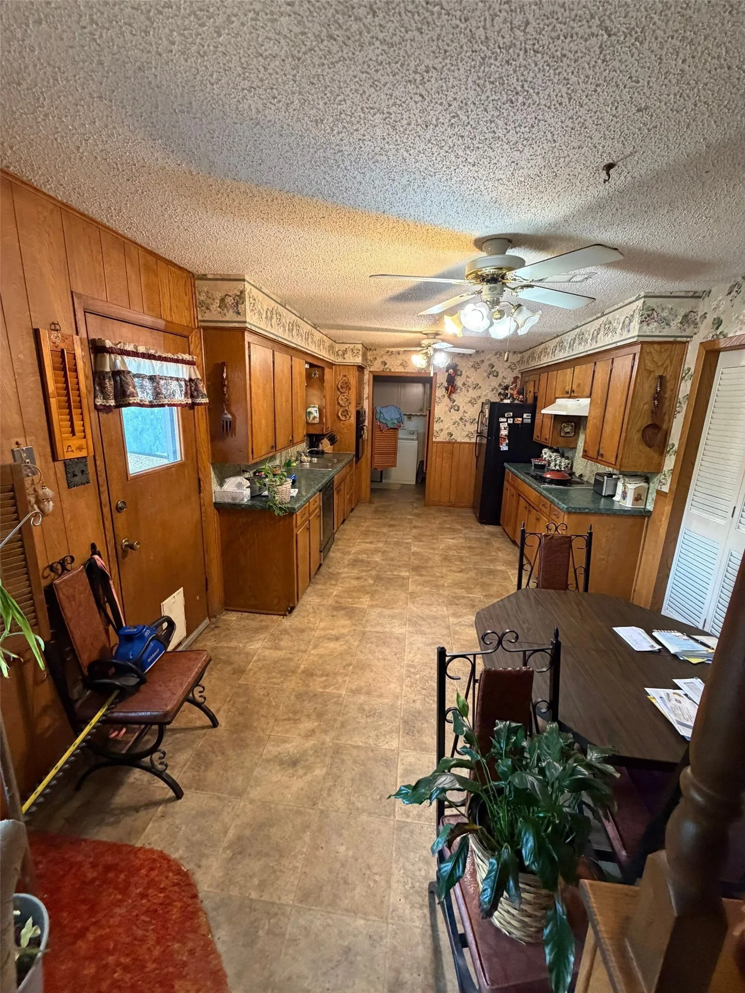 Single Family Residence For Sale in Tarrant County , 1008 Keith Drive, Hurst, Texas 76053, 3 Bedroom, 2 Bathroom, 2 Garage spaces, 1,773 Sqft, built in 1965, mls#21355328, Real Estate Agent in Hurst, Homes For Sale in Tarrant county, Homes For Sale in Hurst, Realtor in Hurst Texas, Real Estate Brokerage Independent Realty Texas, Luminita Cordes Realtor