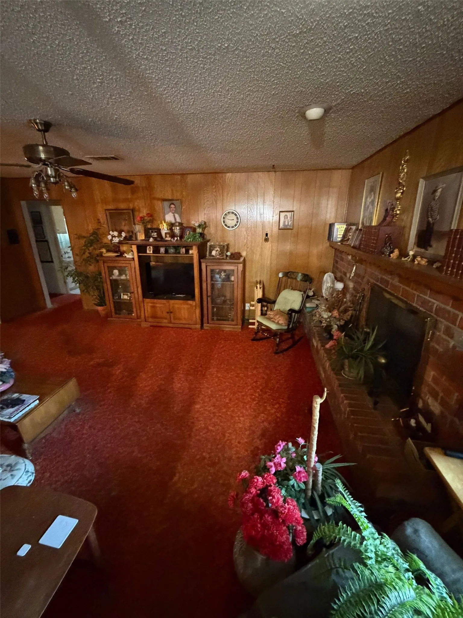 Single Family Residence For Sale in Tarrant County , 1008 Keith Drive, Hurst, Texas 76053, 3 Bedroom, 2 Bathroom, 2 Garage spaces, 1,773 Sqft, built in 1965, mls#21355328, Real Estate Agent in Hurst, Homes For Sale in Tarrant county, Homes For Sale in Hurst, Realtor in Hurst Texas, Real Estate Brokerage Independent Realty Texas, Luminita Cordes Realtor