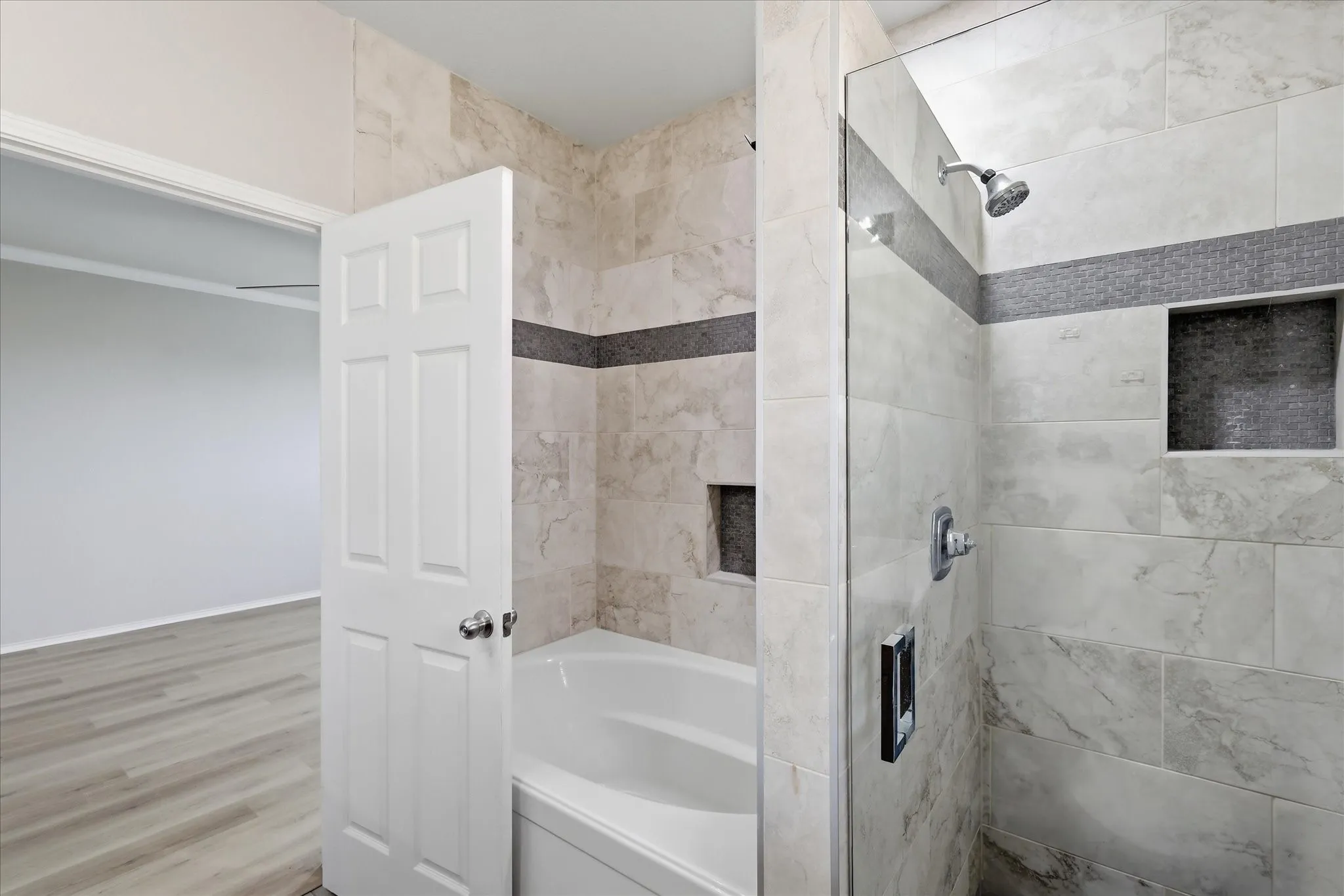 Single Family Residence For Rent in Denton County , 3116 Layla Creek Drive, Little Elm, Texas 75068, 3 Bedroom, 2 Bathroom, 2 Garage spaces, 1,960 Sqft, built in 2017, mls#21349024, Real Estate Agent in Little Elm, Homes For Rent in Denton county, Homes For Rent in Little Elm, Realtor in Little Elm Texas, Real Estate Brokerage Independent Realty Texas, Luminita Cordes Realtor