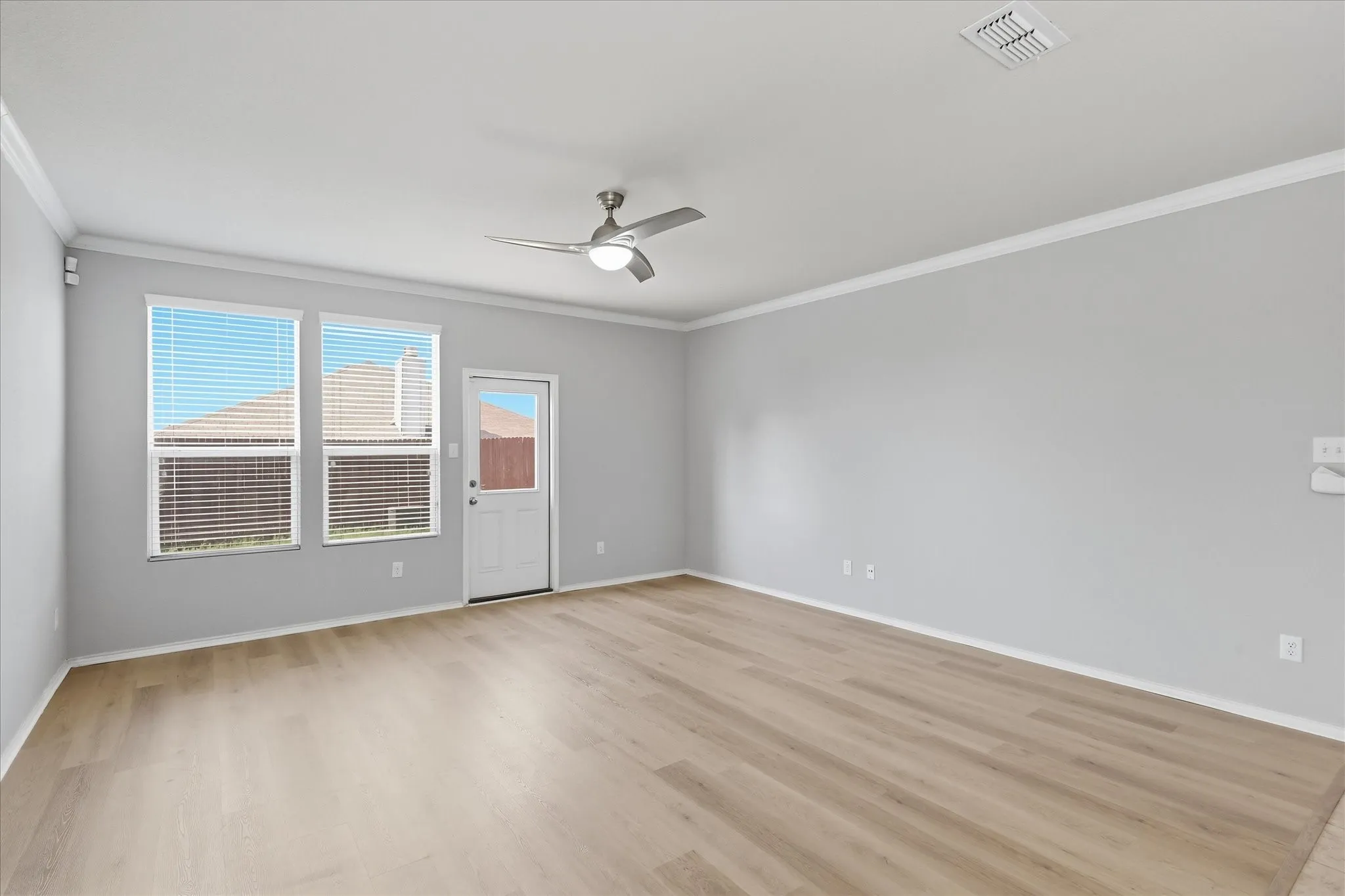 Single Family Residence For Rent in Denton County , 3116 Layla Creek Drive, Little Elm, Texas 75068, 3 Bedroom, 2 Bathroom, 2 Garage spaces, 1,960 Sqft, built in 2017, mls#21349024, Real Estate Agent in Little Elm, Homes For Rent in Denton county, Homes For Rent in Little Elm, Realtor in Little Elm Texas, Real Estate Brokerage Independent Realty Texas, Luminita Cordes Realtor