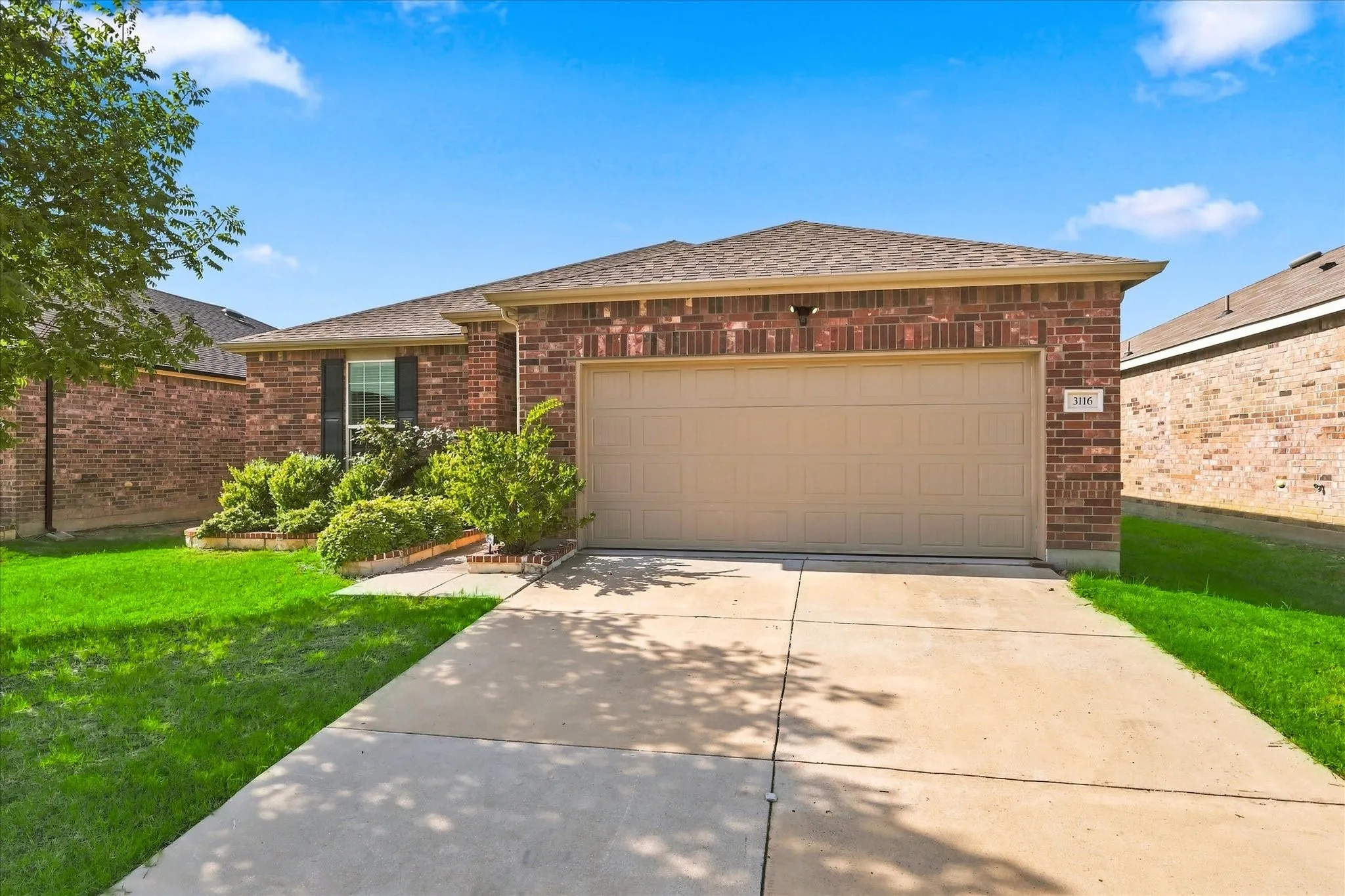 Single Family Residence For Rent in Denton County , 3116 Layla Creek Drive, Little Elm, Texas 75068, 3 Bedroom, 2 Bathroom, 2 Garage spaces, 1,960 Sqft, built in 2017, mls#21349024, Real Estate Agent in Little Elm, Homes For Rent in Denton county, Homes For Rent in Little Elm, Realtor in Little Elm Texas, Real Estate Brokerage Independent Realty Texas, Luminita Cordes Realtor