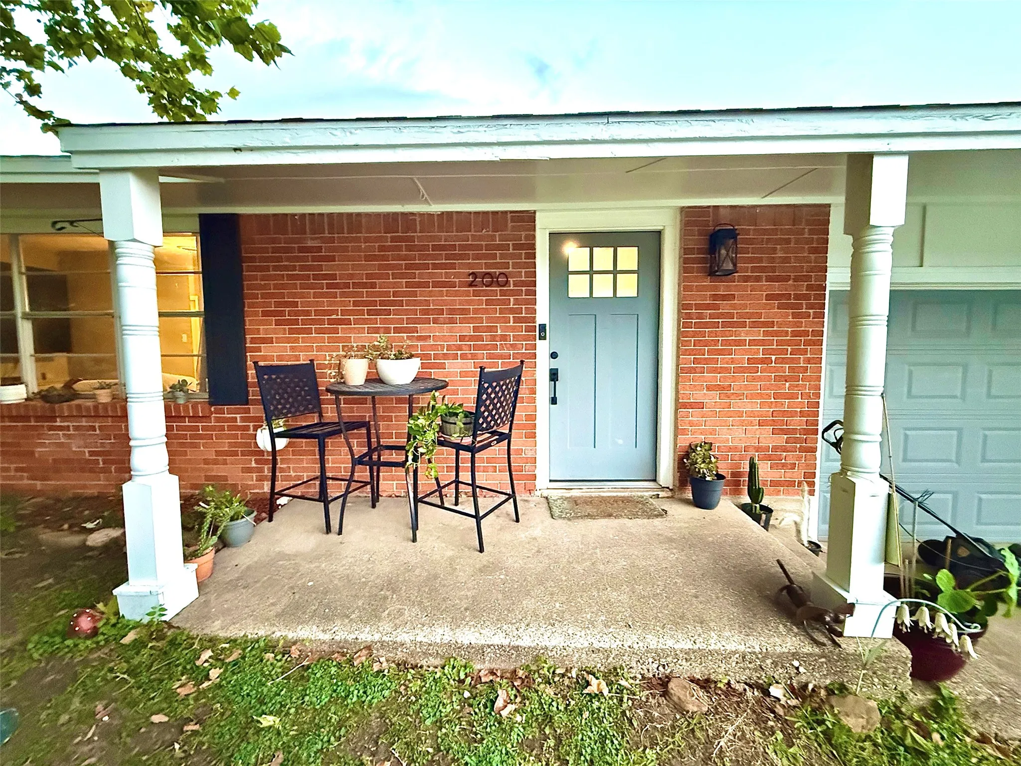 Single Family Residence For Rent in Montague County , 200 Arden Street, Bowie, Texas 76230, 3 Bedroom, 2 Bathroom, 2 Garage spaces, 1,328 Sqft, built in 1970, mls#21355355, Real Estate Agent in Bowie, Homes For Rent in Montague county, Homes For Rent in Bowie, Realtor in Bowie Texas, Real Estate Brokerage Independent Realty Texas, Luminita Cordes Realtor