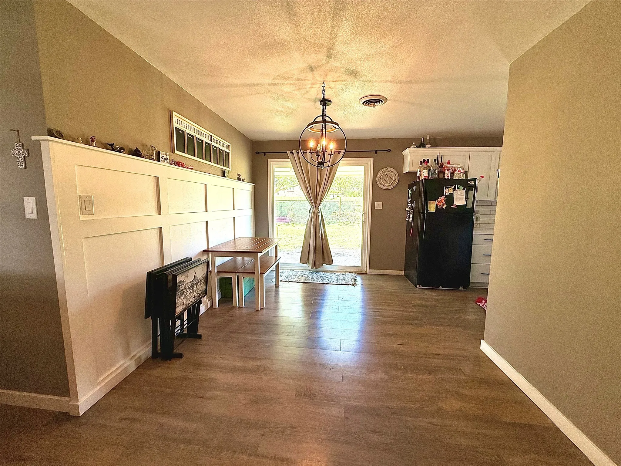 Single Family Residence For Rent in Montague County , 200 Arden Street, Bowie, Texas 76230, 3 Bedroom, 2 Bathroom, 2 Garage spaces, 1,328 Sqft, built in 1970, mls#21355355, Real Estate Agent in Bowie, Homes For Rent in Montague county, Homes For Rent in Bowie, Realtor in Bowie Texas, Real Estate Brokerage Independent Realty Texas, Luminita Cordes Realtor