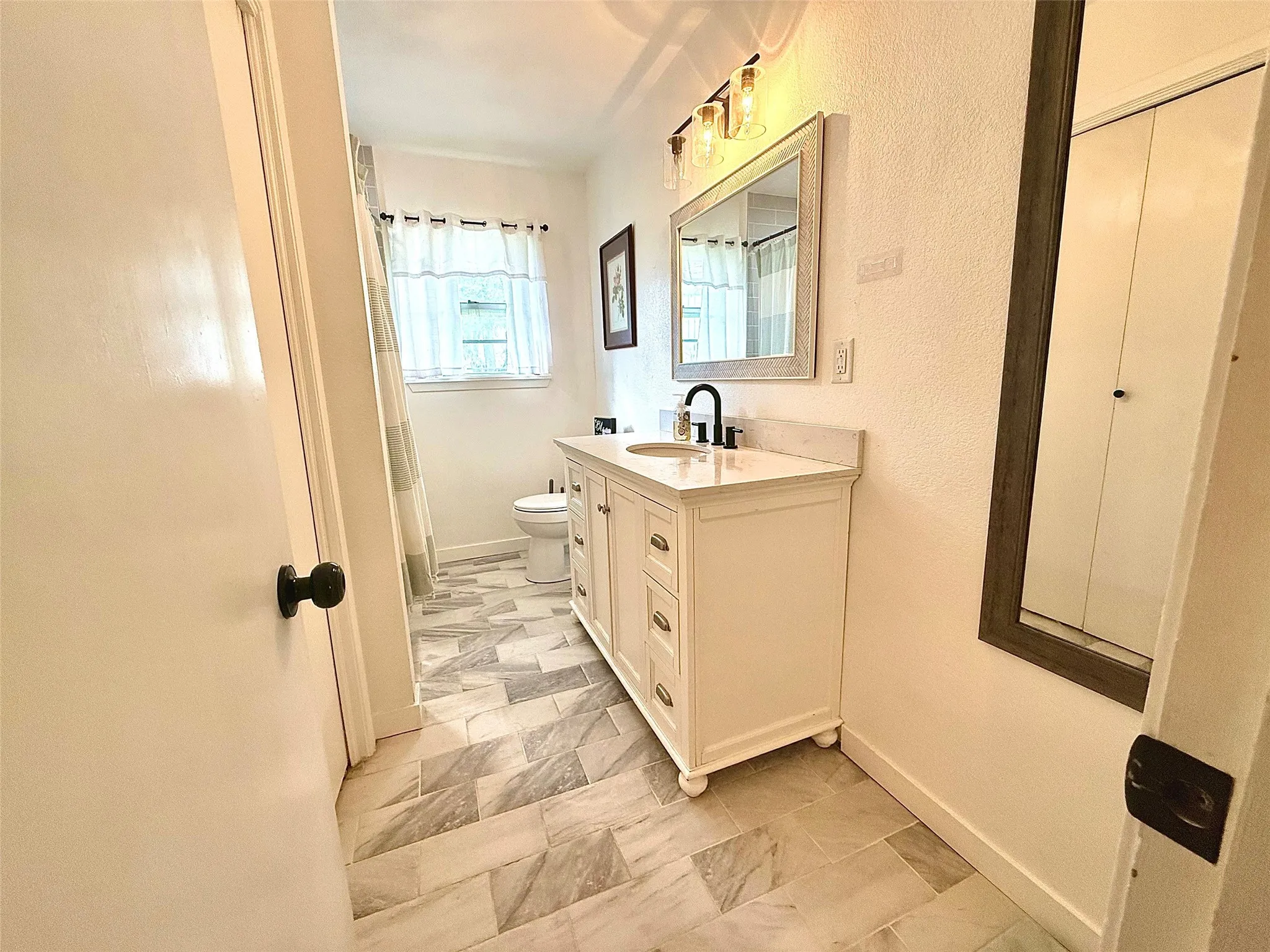 Single Family Residence For Rent in Montague County , 200 Arden Street, Bowie, Texas 76230, 3 Bedroom, 2 Bathroom, 2 Garage spaces, 1,328 Sqft, built in 1970, mls#21355355, Real Estate Agent in Bowie, Homes For Rent in Montague county, Homes For Rent in Bowie, Realtor in Bowie Texas, Real Estate Brokerage Independent Realty Texas, Luminita Cordes Realtor