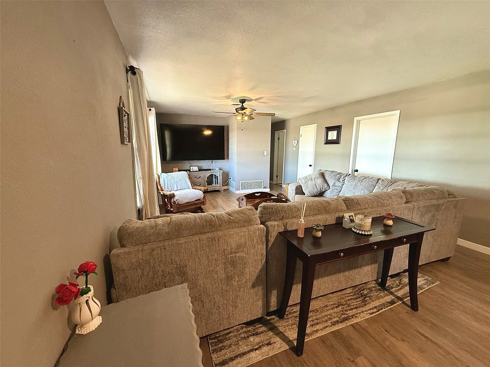 Single Family Residence For Rent in Montague County , 200 Arden Street, Bowie, Texas 76230, 3 Bedroom, 2 Bathroom, 2 Garage spaces, 1,328 Sqft, built in 1970, mls#21355355, Real Estate Agent in Bowie, Homes For Rent in Montague county, Homes For Rent in Bowie, Realtor in Bowie Texas, Real Estate Brokerage Independent Realty Texas, Luminita Cordes Realtor