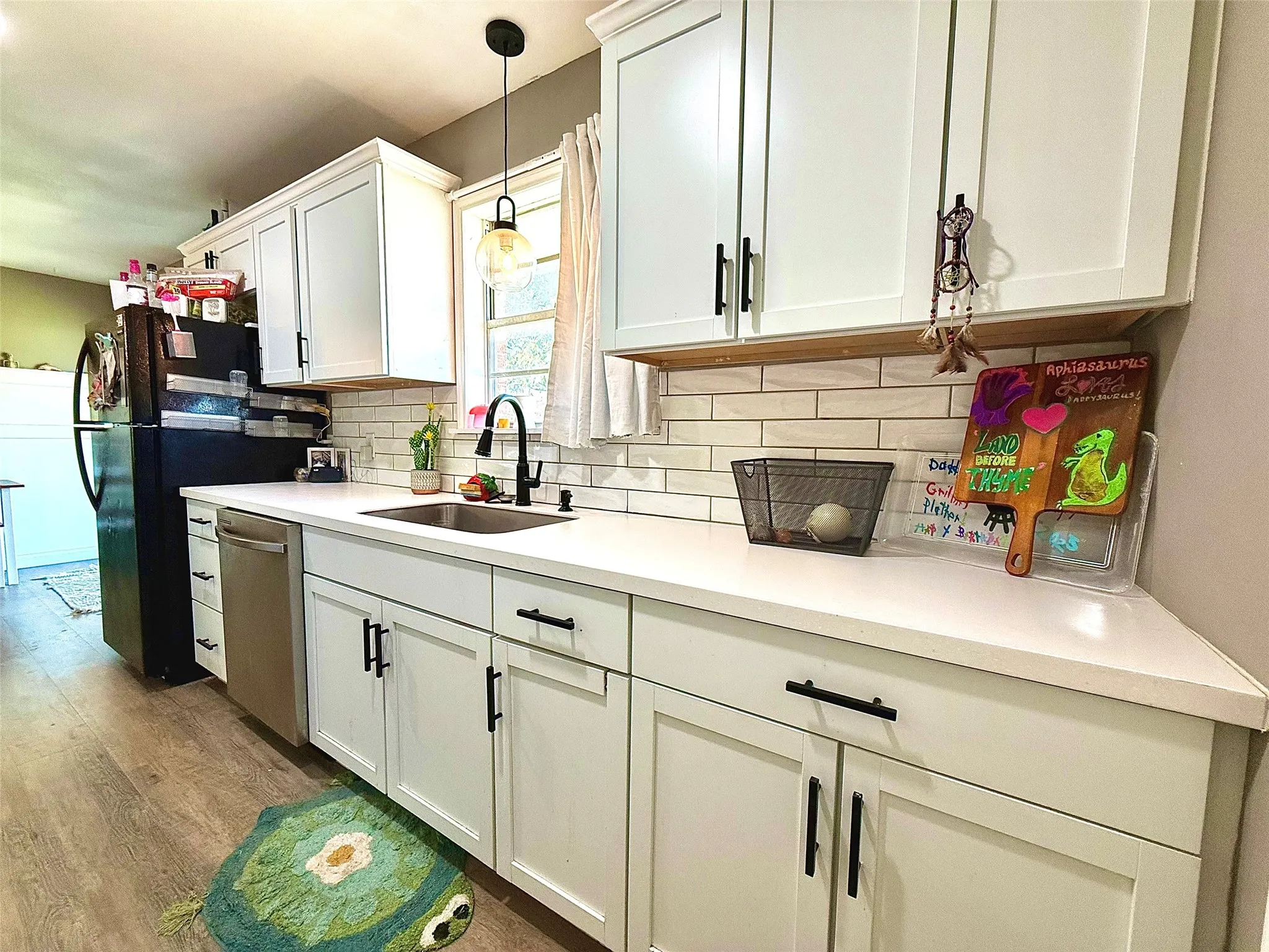 Single Family Residence For Rent in Montague County , 200 Arden Street, Bowie, Texas 76230, 3 Bedroom, 2 Bathroom, 2 Garage spaces, 1,328 Sqft, built in 1970, mls#21355355, Real Estate Agent in Bowie, Homes For Rent in Montague county, Homes For Rent in Bowie, Realtor in Bowie Texas, Real Estate Brokerage Independent Realty Texas, Luminita Cordes Realtor