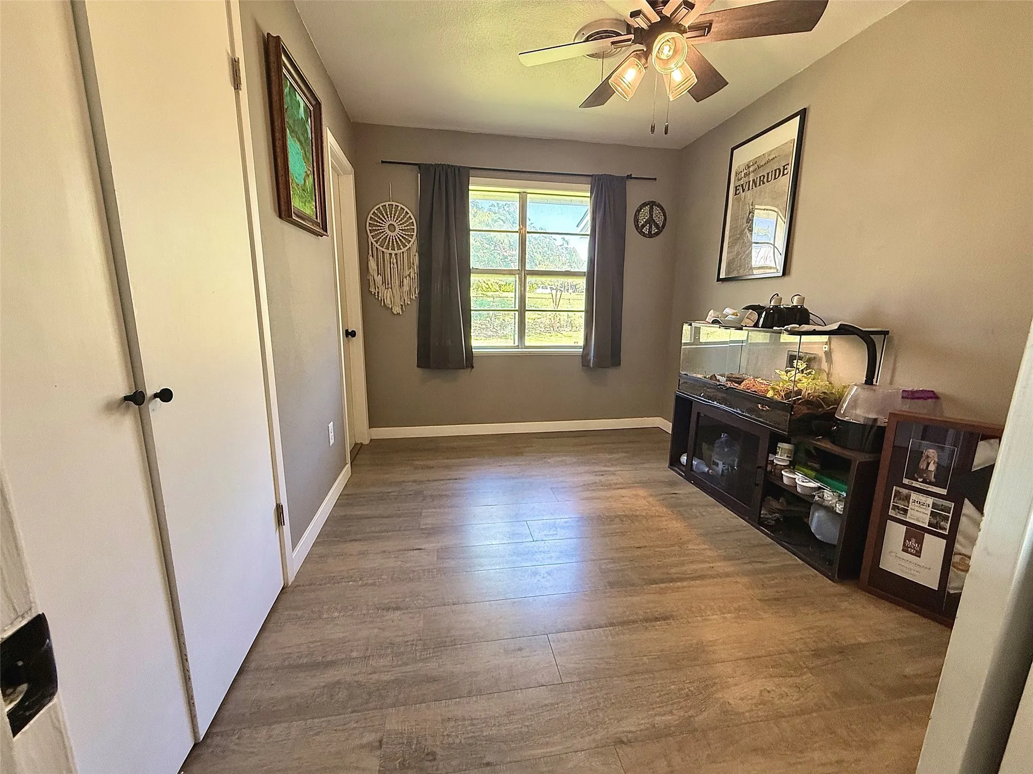 Single Family Residence For Rent in Montague County , 200 Arden Street, Bowie, Texas 76230, 3 Bedroom, 2 Bathroom, 2 Garage spaces, 1,328 Sqft, built in 1970, mls#21355355, Real Estate Agent in Bowie, Homes For Rent in Montague county, Homes For Rent in Bowie, Realtor in Bowie Texas, Real Estate Brokerage Independent Realty Texas, Luminita Cordes Realtor