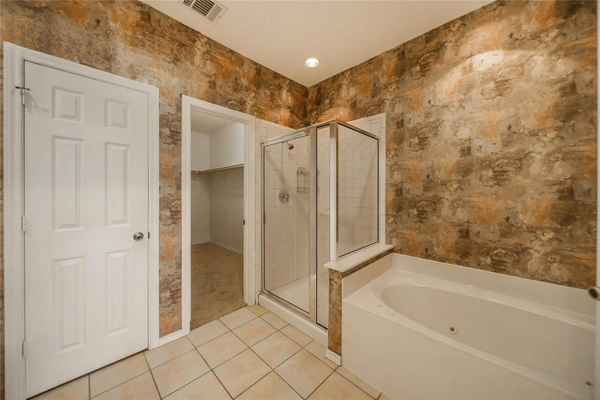Townhouse For Rent in Collin County , 3325 Devonshire Drive, Plano, Texas 75075, 3 Bedroom, 3 Bathroom, 2 Garage spaces, 1,823 Sqft, built in 1998, mls#21355360, Real Estate Agent in Plano, Homes For Rent in Collin county, Homes For Rent in Plano, Realtor in Plano Texas, Real Estate Brokerage Independent Realty Texas, Luminita Cordes Realtor