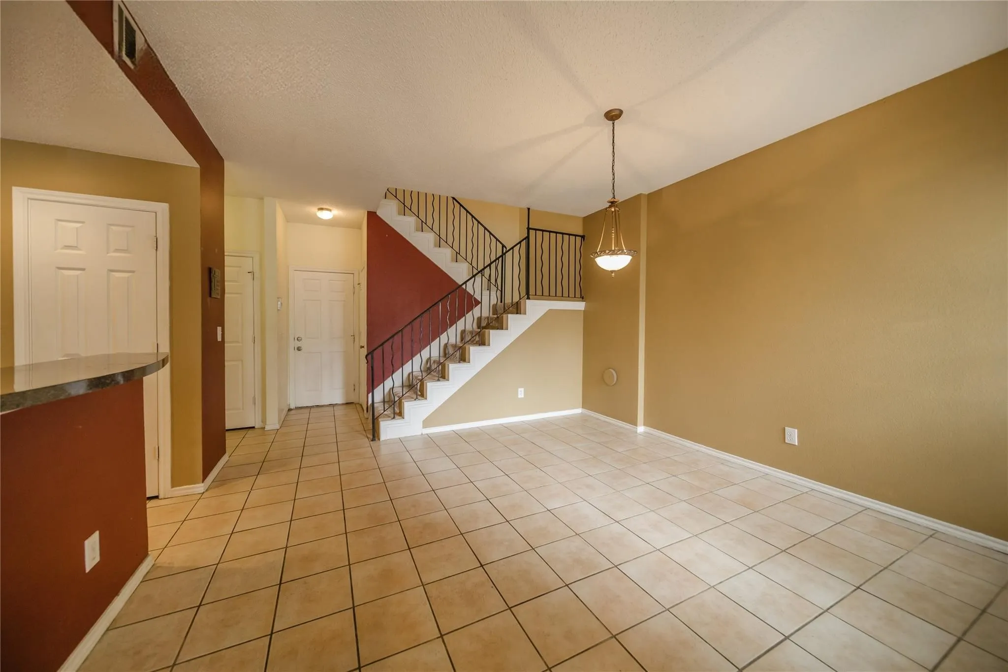 Townhouse For Rent in Collin County , 3325 Devonshire Drive, Plano, Texas 75075, 3 Bedroom, 3 Bathroom, 2 Garage spaces, 1,823 Sqft, built in 1998, mls#21355360, Real Estate Agent in Plano, Homes For Rent in Collin county, Homes For Rent in Plano, Realtor in Plano Texas, Real Estate Brokerage Independent Realty Texas, Luminita Cordes Realtor