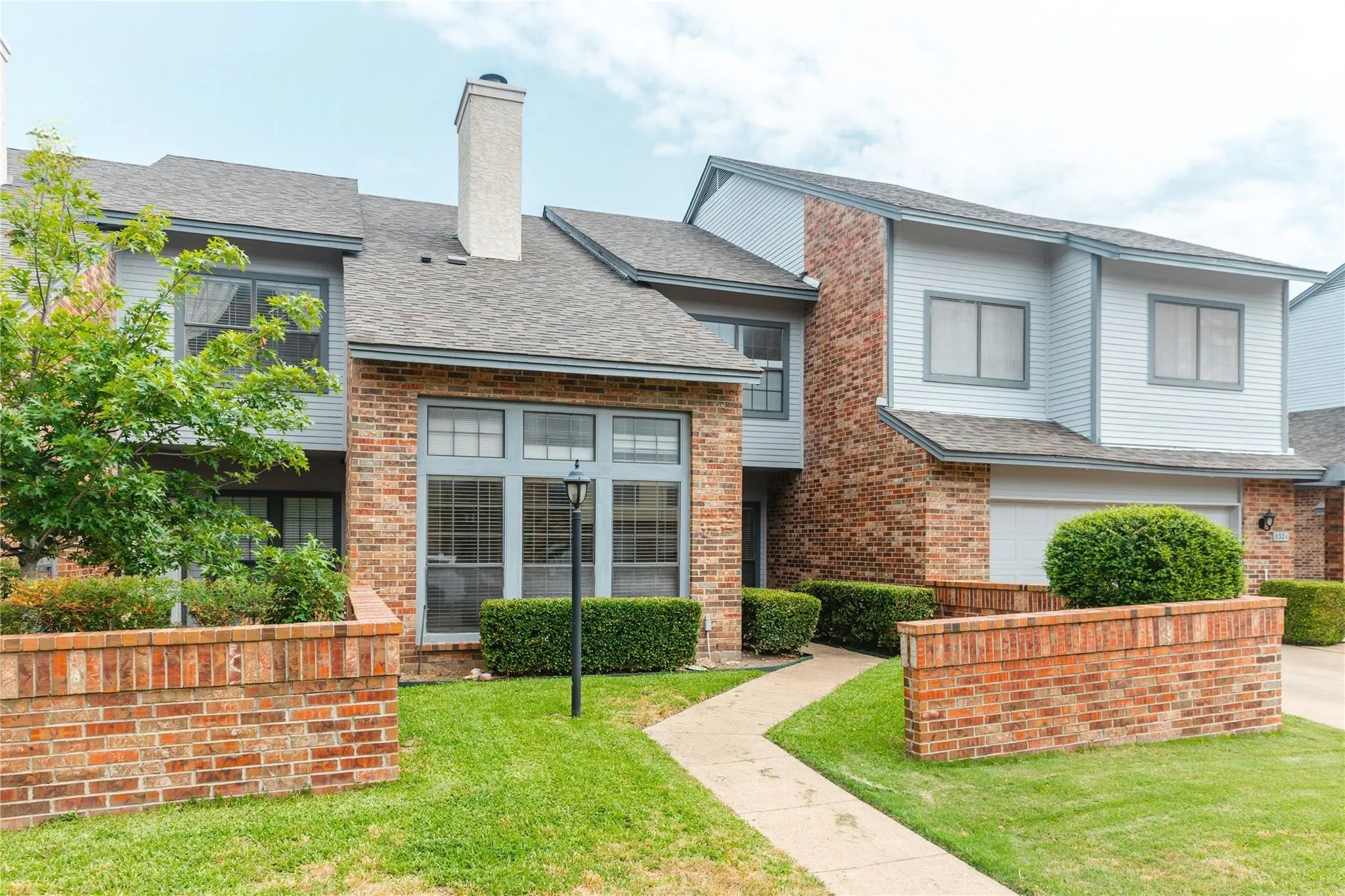 Townhouse For Rent in Collin County , 3325 Devonshire Drive, Plano, Texas 75075, 3 Bedroom, 3 Bathroom, 2 Garage spaces, 1,823 Sqft, built in 1998, mls#21355360, Real Estate Agent in Plano, Homes For Rent in Collin county, Homes For Rent in Plano, Realtor in Plano Texas, Real Estate Brokerage Independent Realty Texas, Luminita Cordes Realtor