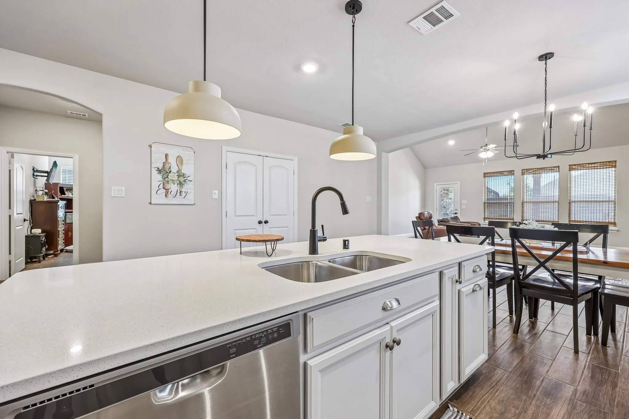 Single Family Residence For Sale in Rockwall County , 433 Forestridge Drive, Fate, Texas 75087, 5 Bedroom, 4 Bathroom, 2 Garage spaces, 3,259 Sqft, built in 2021, mls#21355278, Real Estate Agent in Fate, Homes For Sale in Rockwall county, Homes For Sale in Fate, Realtor in Fate Texas, Real Estate Brokerage Independent Realty Texas, Luminita Cordes Realtor