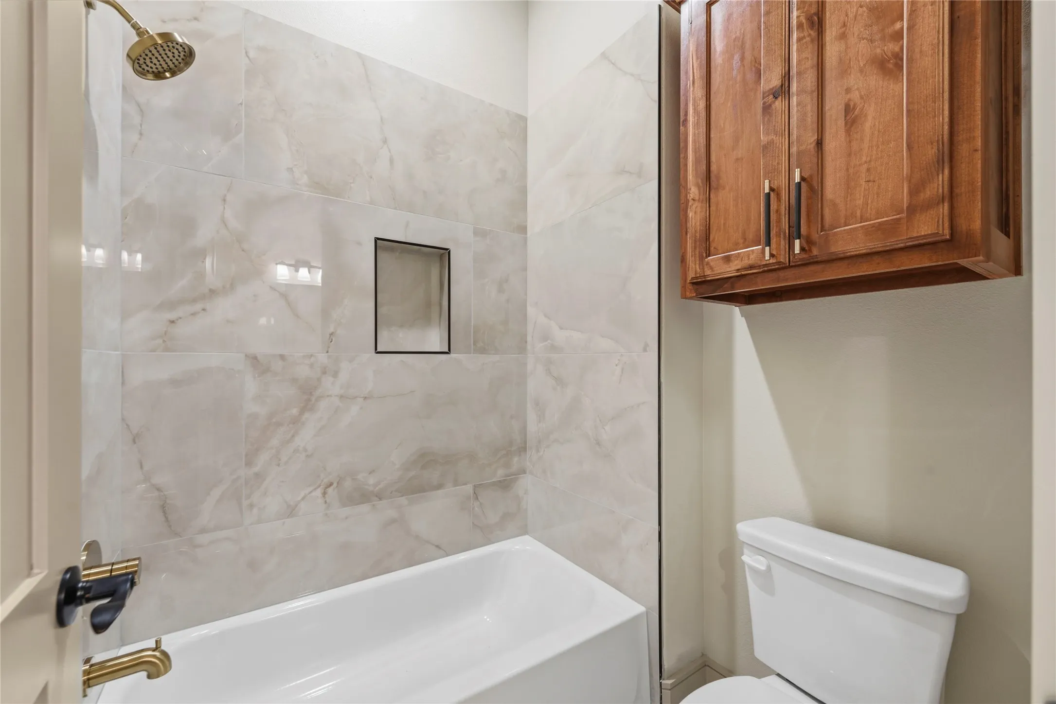 Single Family Residence For Sale in Fannin County , 650 Alondrita Street, Celeste, Texas 75423, 4 Bedroom, 4 Bathroom, 2 Garage spaces, 2,532 Sqft, built in 2026, Price $595,000, mls#21355105, Real Estate Agent in Celeste, Homes For Sale in Fannin county, Homes For Sale in Celeste, Realtor in Celeste Texas, Real Estate Brokerage Independent Realty Texas, Luminita Cordes Realtor