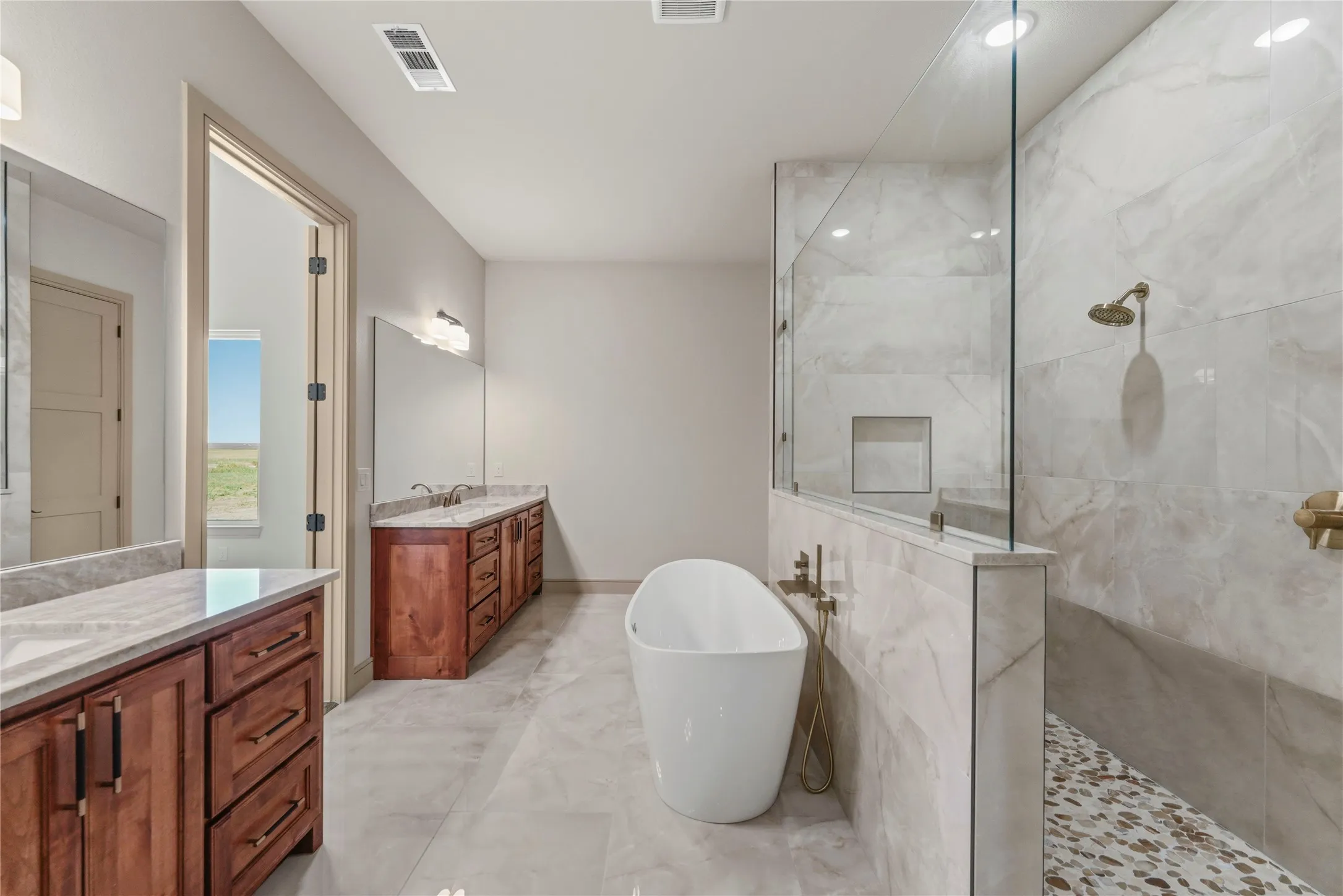 Single Family Residence For Sale in Fannin County , 650 Alondrita Street, Celeste, Texas 75423, 4 Bedroom, 4 Bathroom, 2 Garage spaces, 2,532 Sqft, built in 2026, Price $595,000, mls#21355105, Real Estate Agent in Celeste, Homes For Sale in Fannin county, Homes For Sale in Celeste, Realtor in Celeste Texas, Real Estate Brokerage Independent Realty Texas, Luminita Cordes Realtor